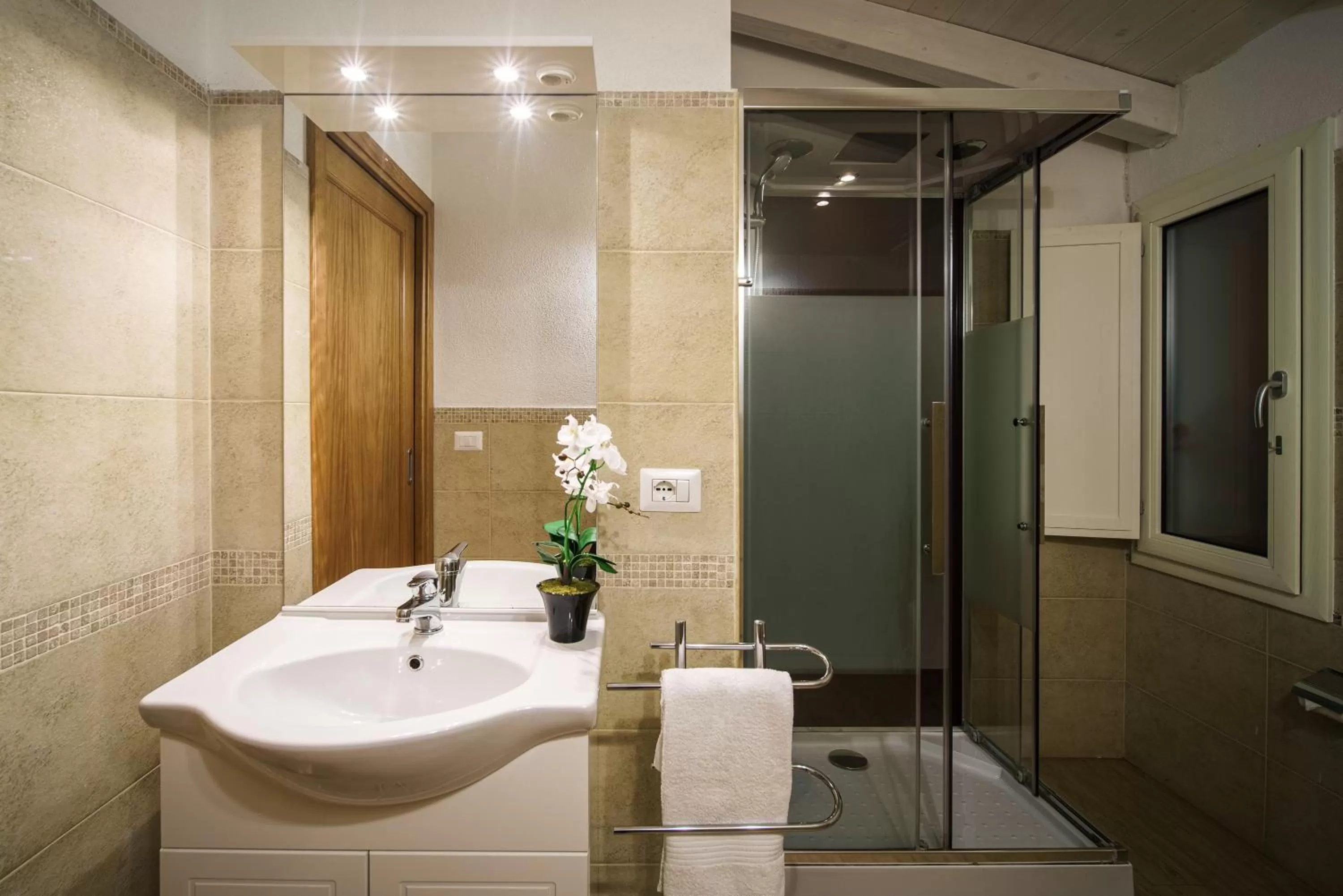 Shower in Sanctuary Armony