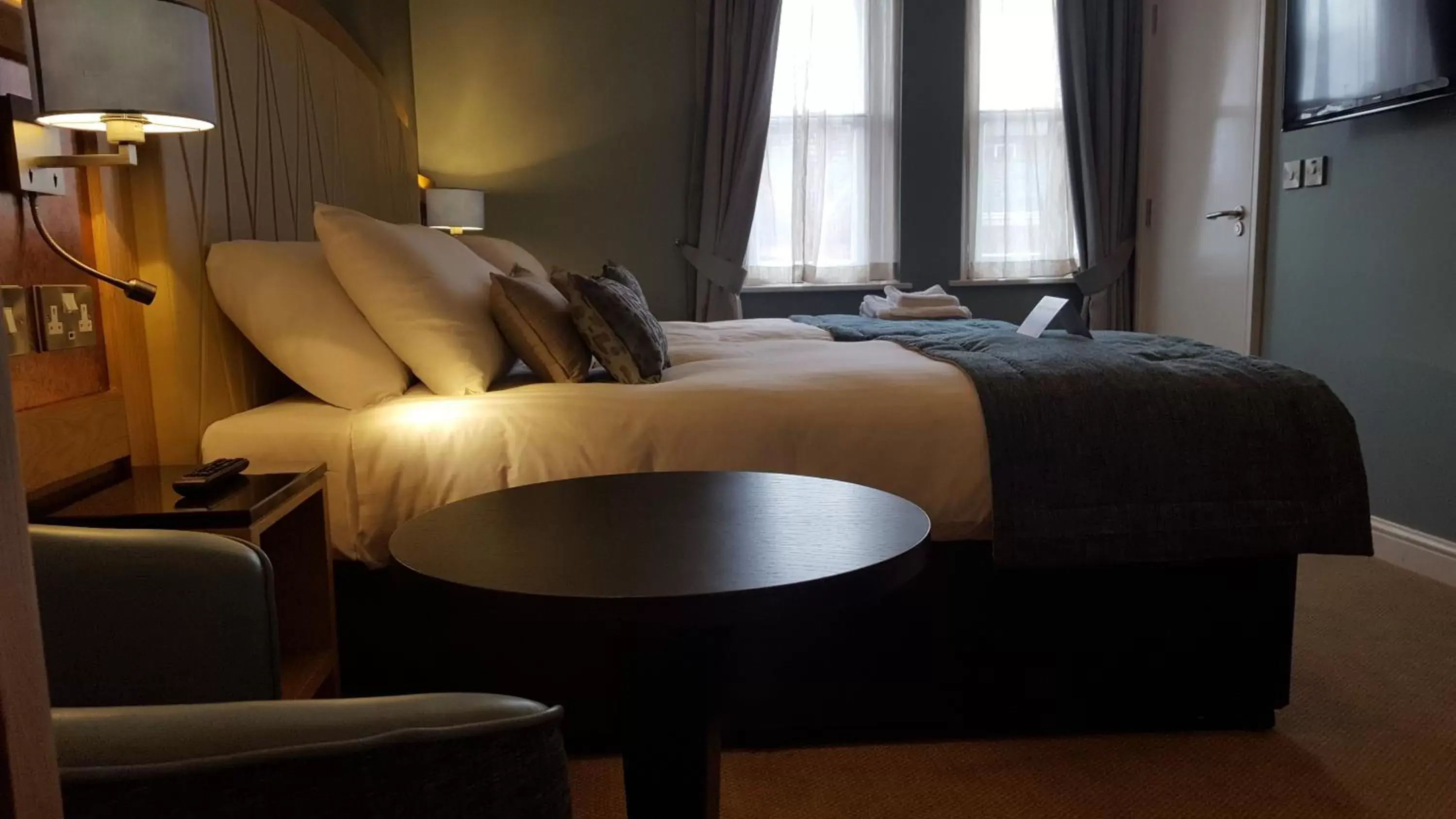 Standard Twin Room in The Bull & Stirrup Hotel Wetherspoon Standard Twin Room in The Bull & Stirrup Hotel Wetherspoon