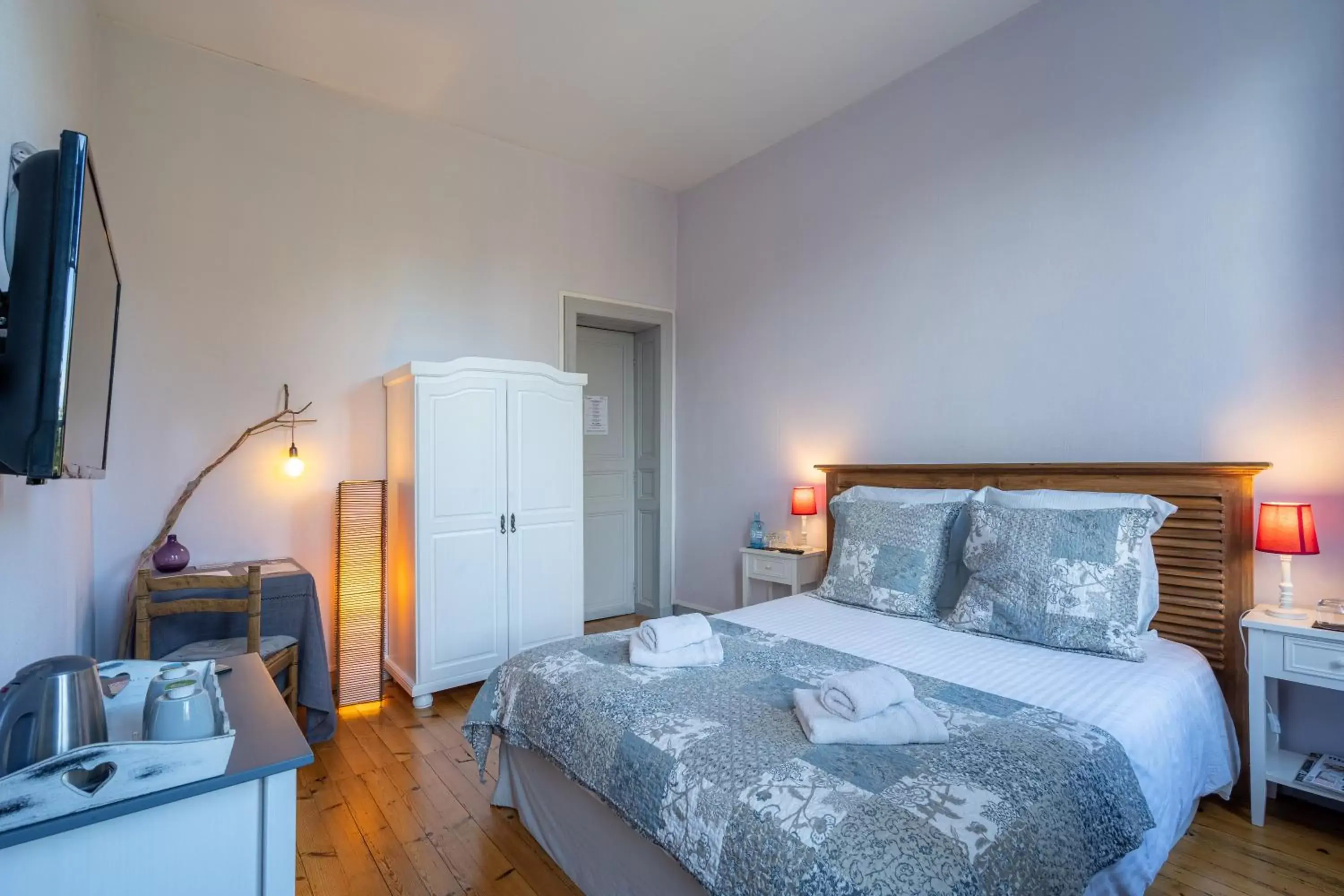 Double Room with Garden View - single occupancy in H de Surgères Double Room with Garden View - single occupancy in H de Surgères