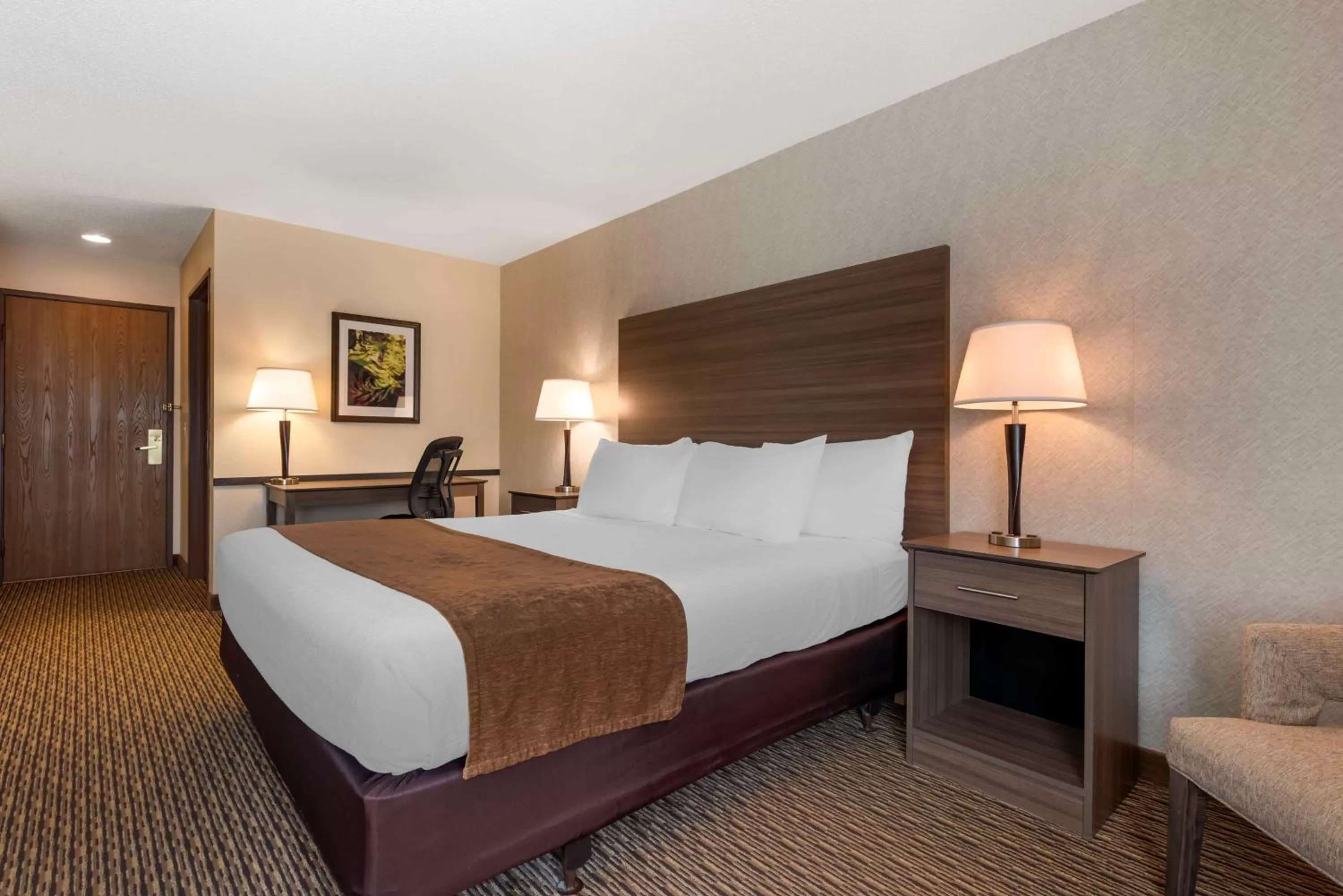 Bedroom, Bed in Best Western Spooner Riverplace