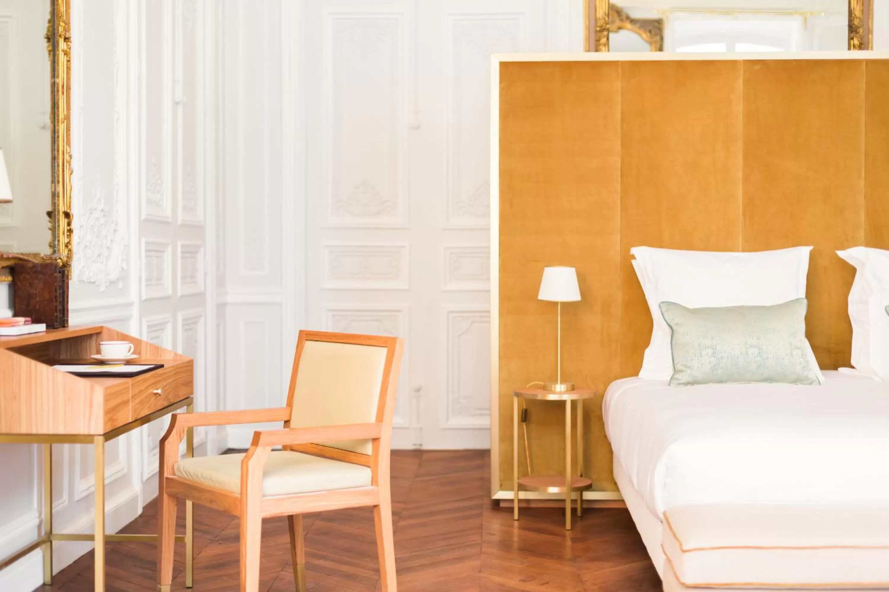 Seating area, Bed in Hôtel Alfred Sommier