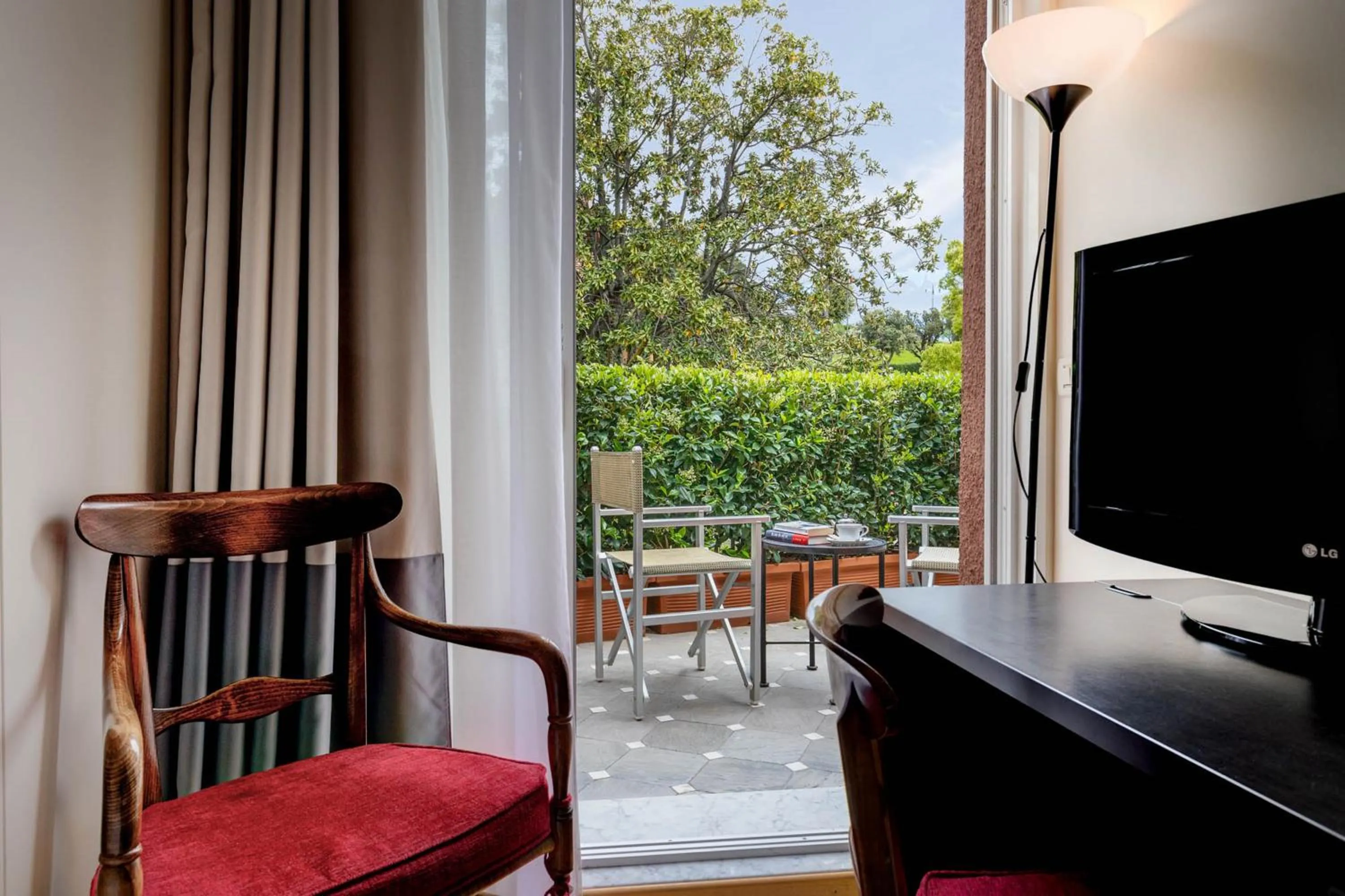 Photo of the whole room in Hotel Continental