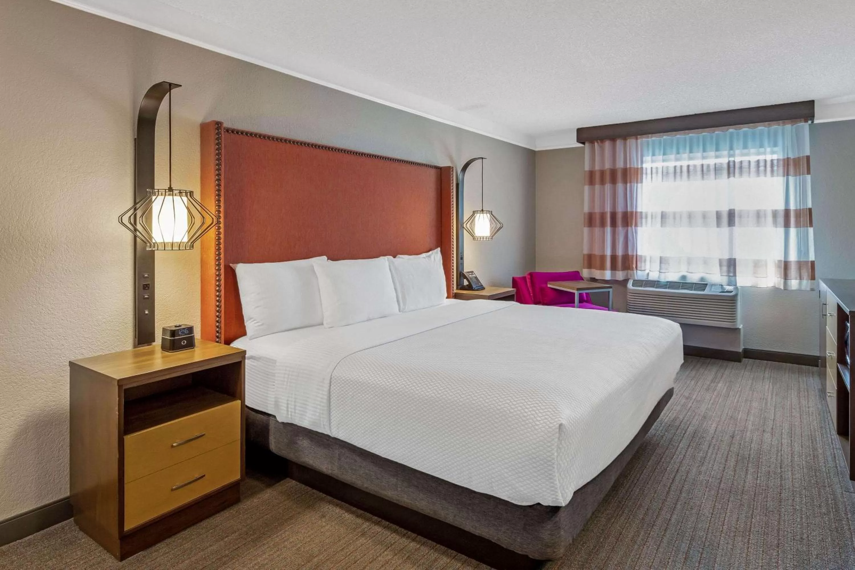 Photo of the whole room in La Quinta by Wyndham San Francisco Airport North - Free Airport Shuttle