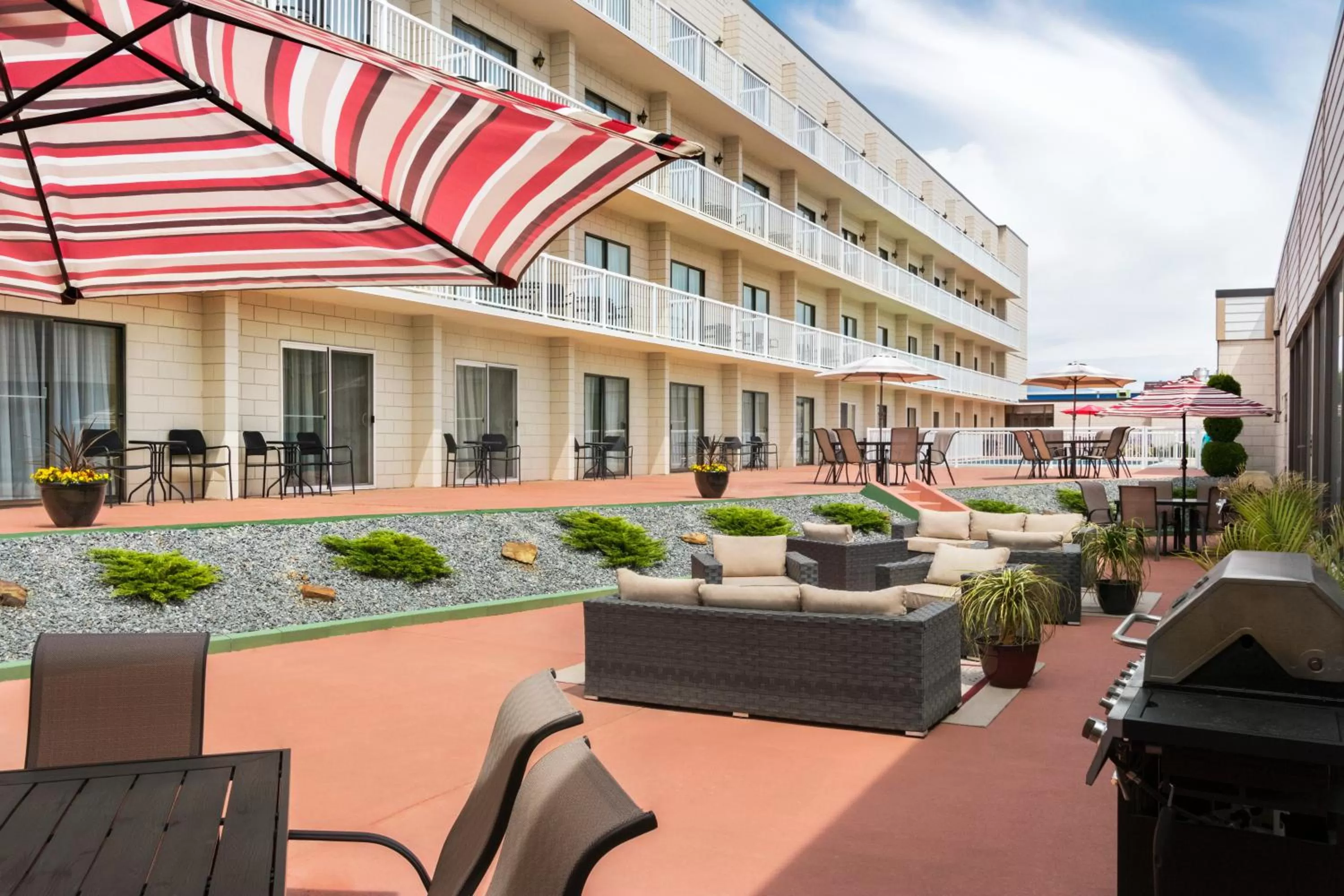 Patio in Days Inn by Wyndham Cranbrook Conference Centre