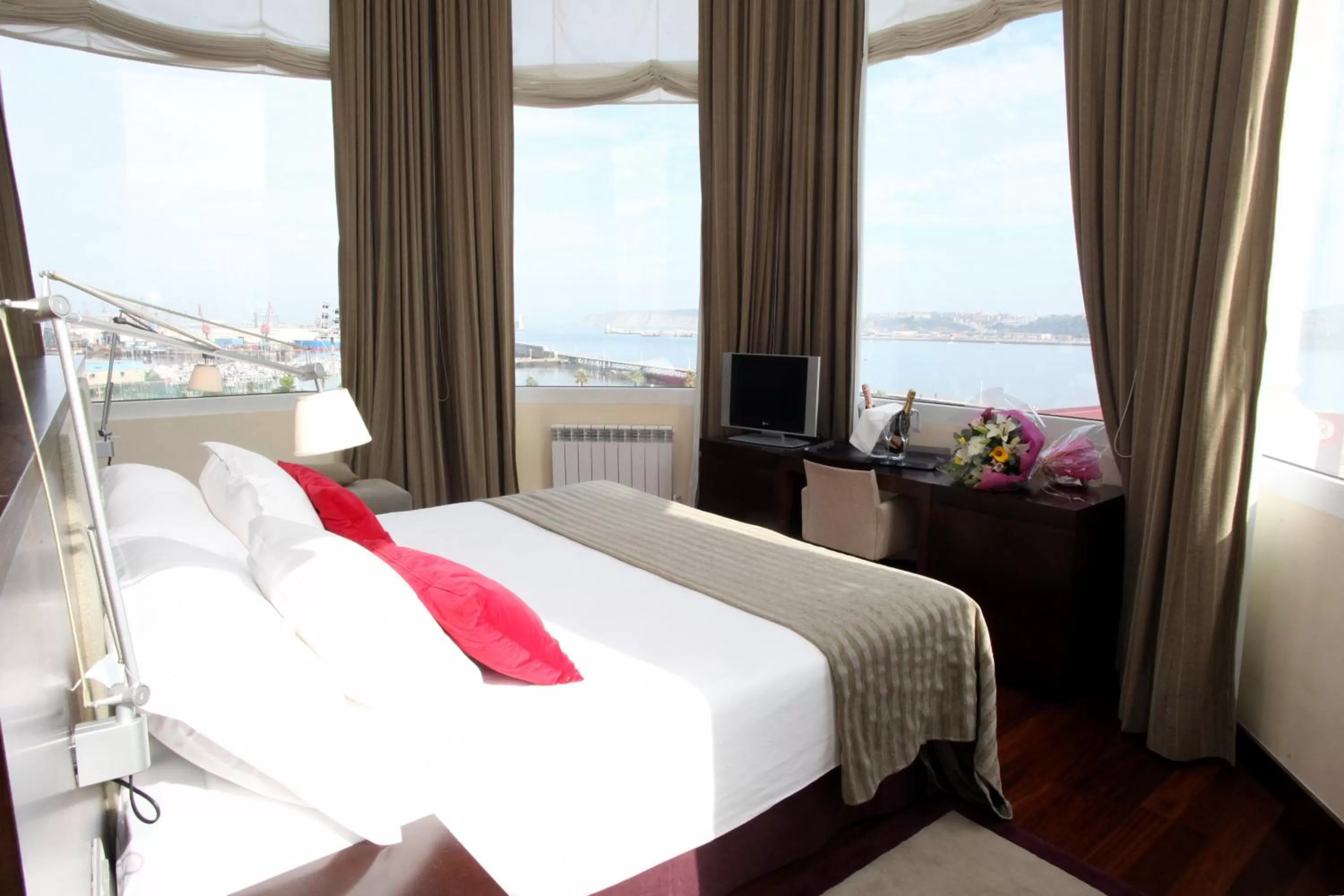 Junior Suite with Sea View in Hotel URH Palacio de Oriol