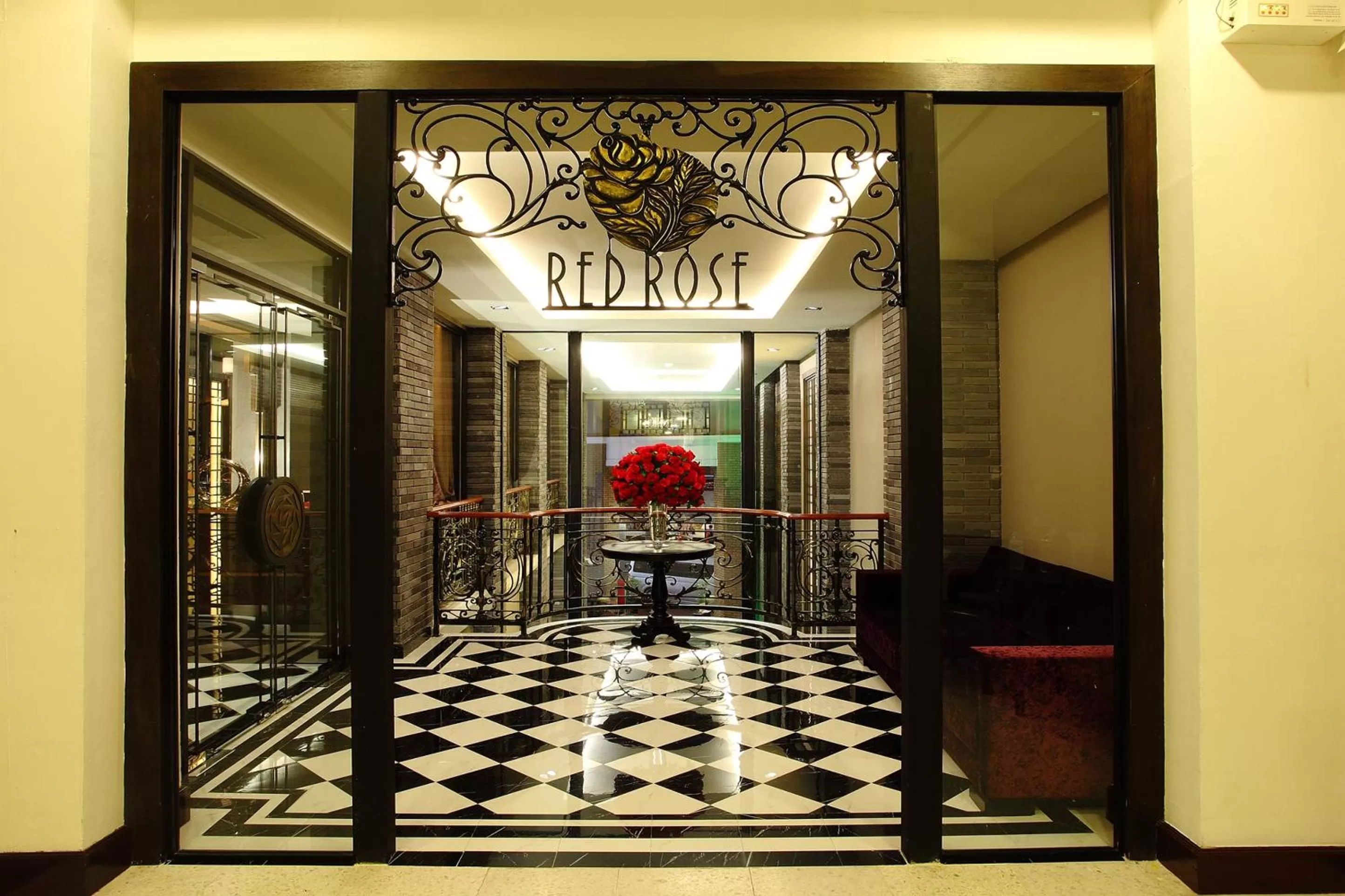 Restaurant/places to eat in Shanghai Mansion Bangkok