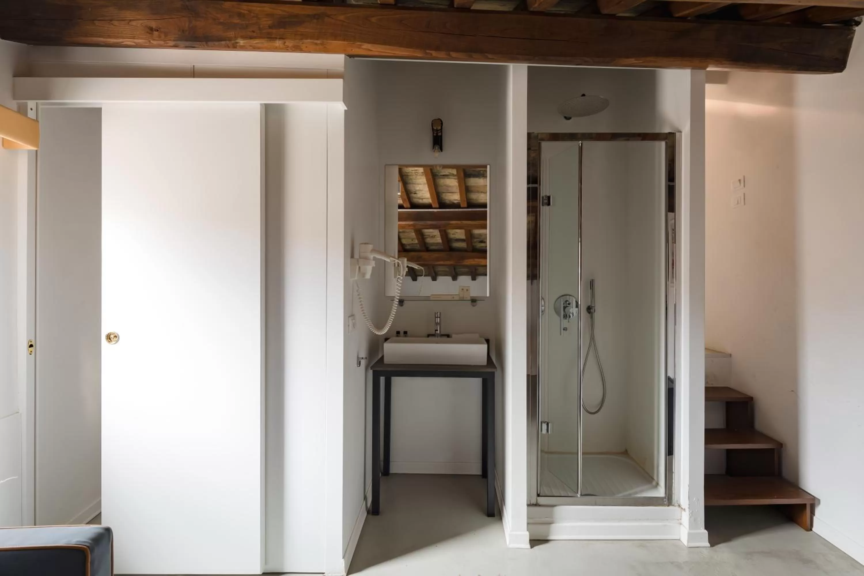 Shower in Palazzo Lupardi Relais