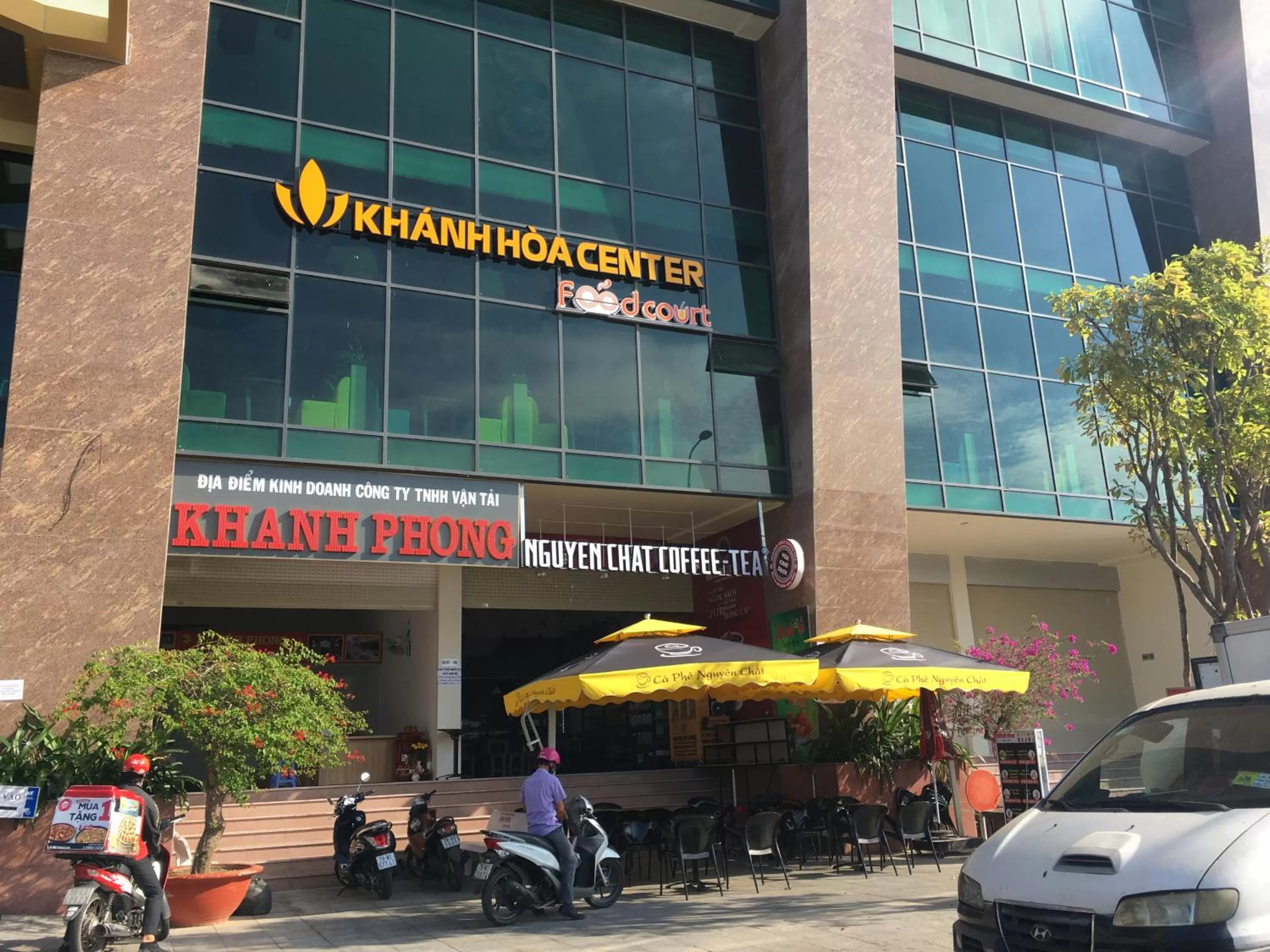 Restaurant/places to eat in Moonlight Bay Hotel & Apartment