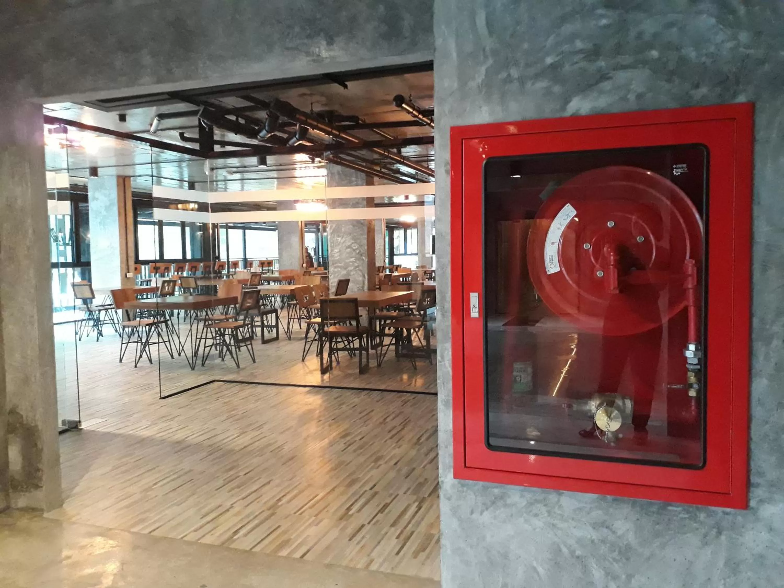 Restaurant/places to eat in Maneetel Krabi Beachfront-SHA Plus