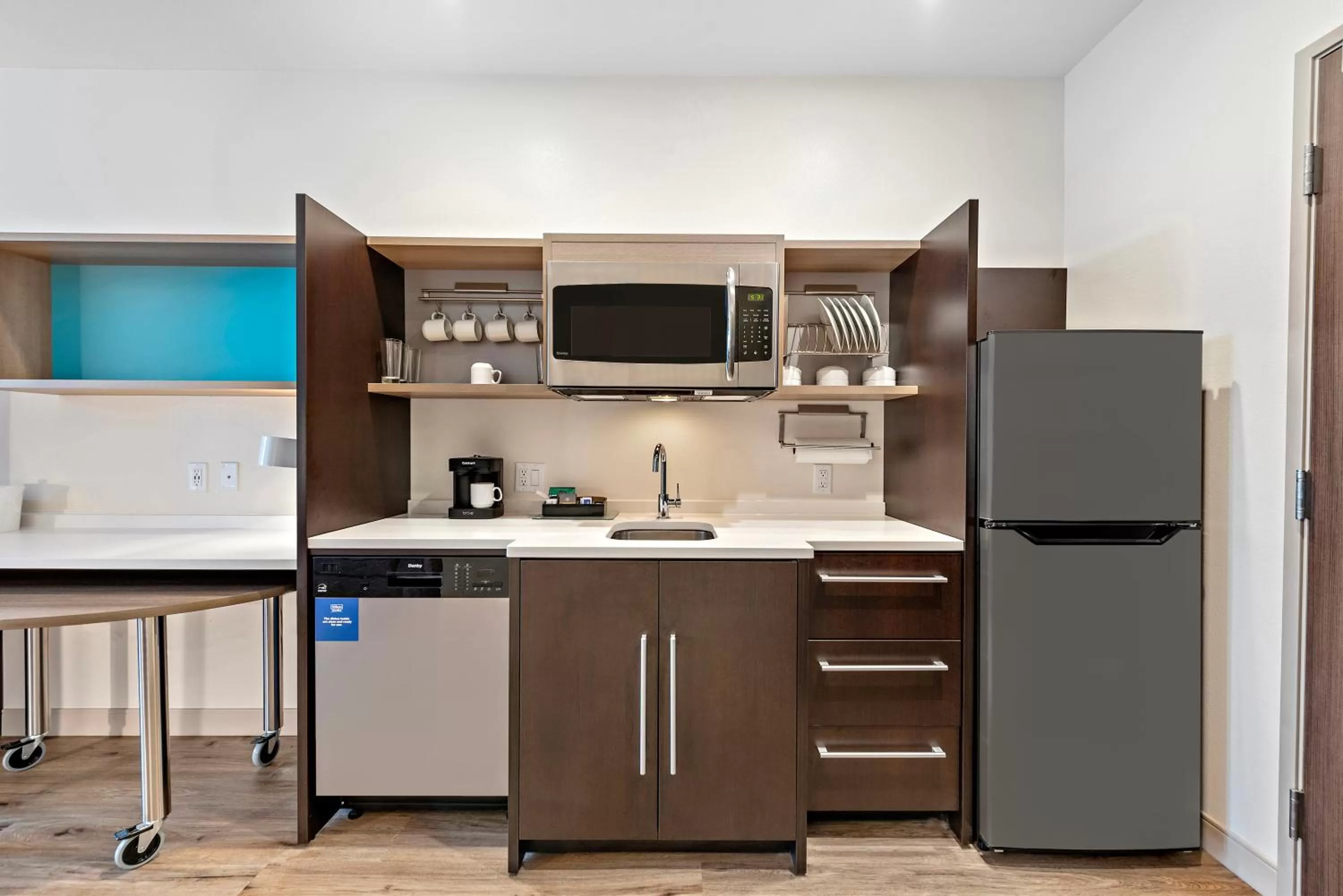 Kitchen or kitchenette in Home2 Suites By Hilton San Bernardino