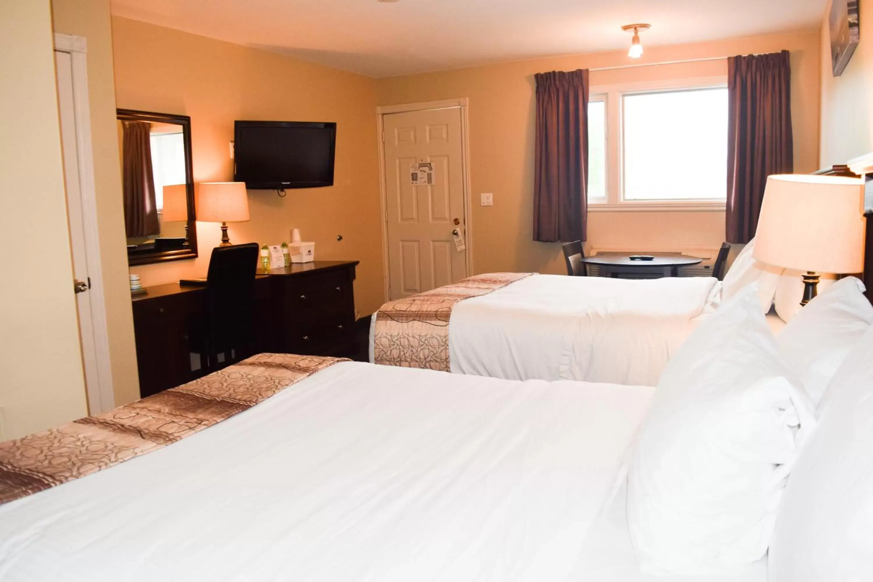 Queen Studio with Two Queen Beds in Canadas Best Value Inn & Suites-Charlottetown Queen Studio with Two Queen Beds in Canadas Best Value Inn & Suites-Charlottetown