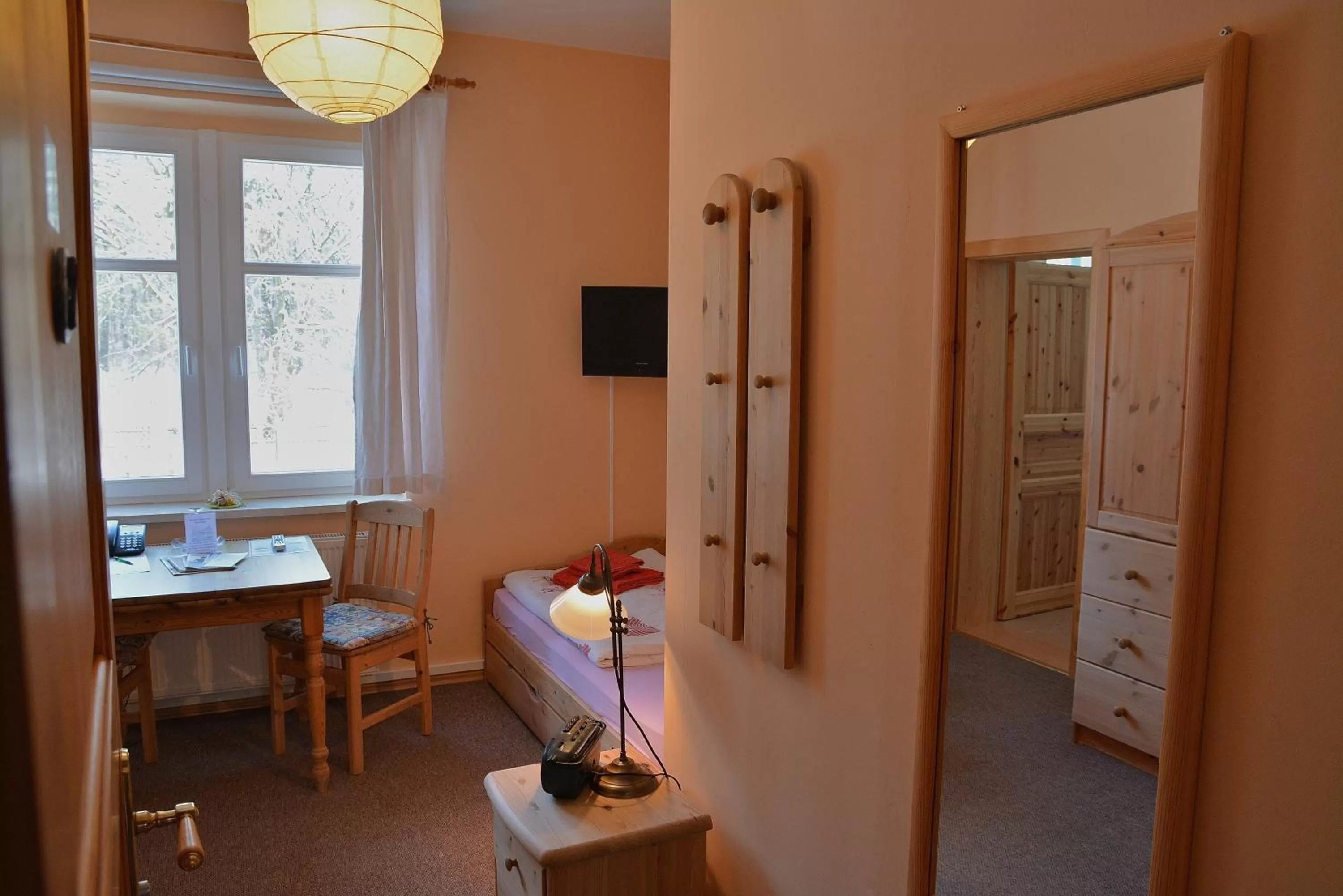 Bedroom, TV/Entertainment Center in Landgasthof Alter Bahnhof