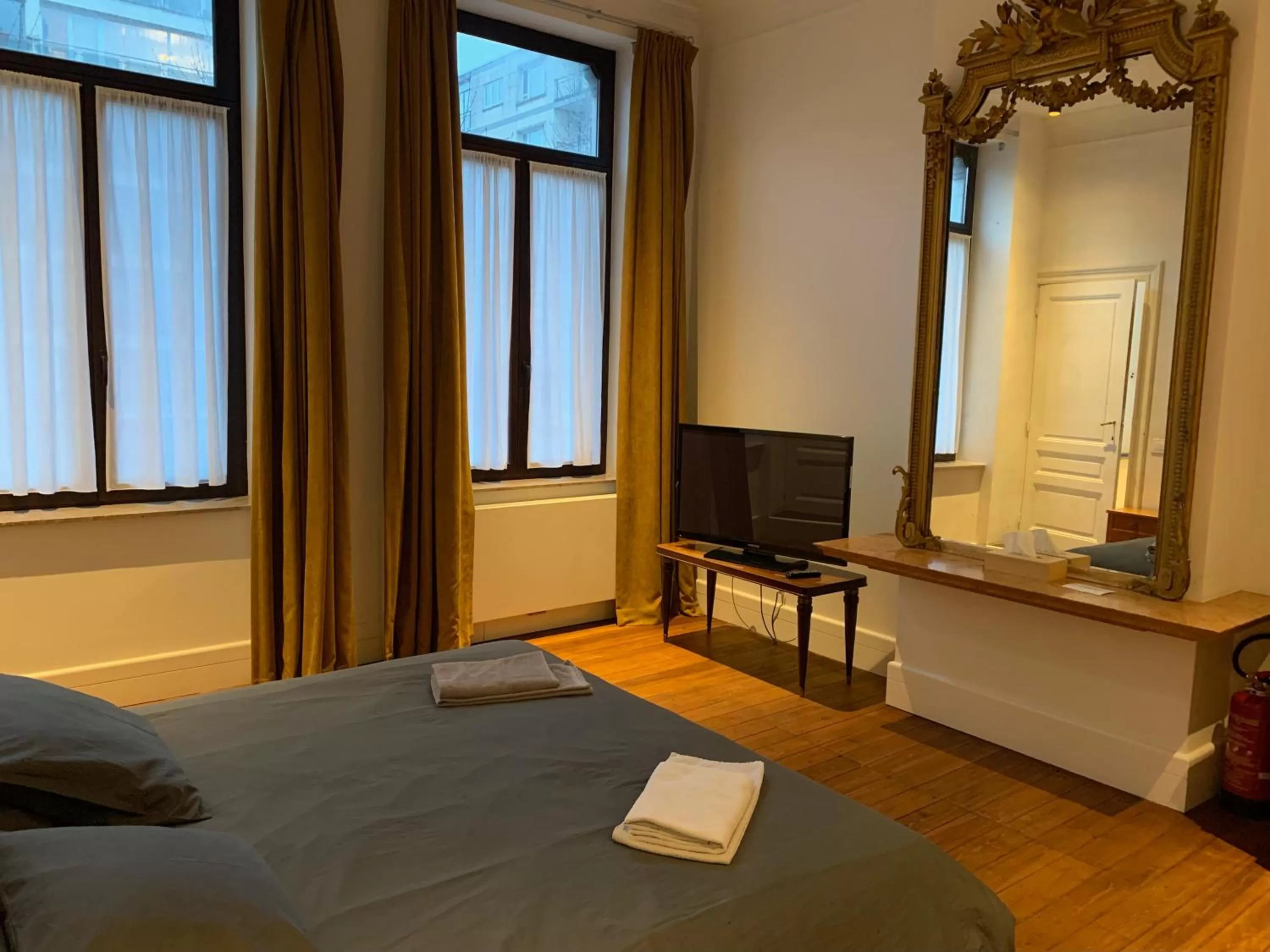 TV and multimedia, Bed in Albert Molière