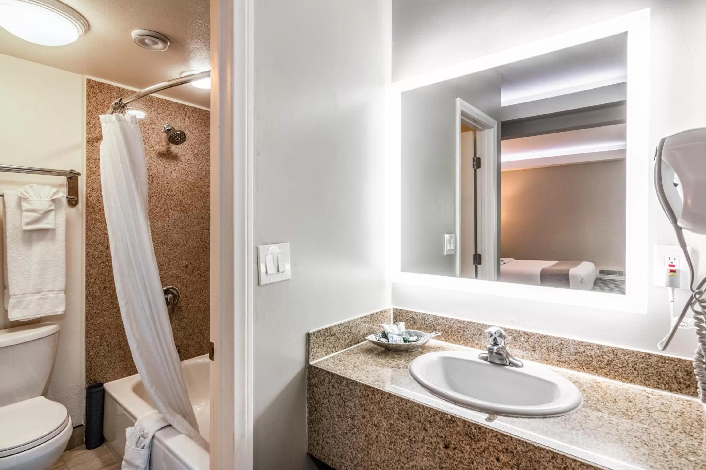 Bathroom in Inn at 50 Long Beach Convention Center