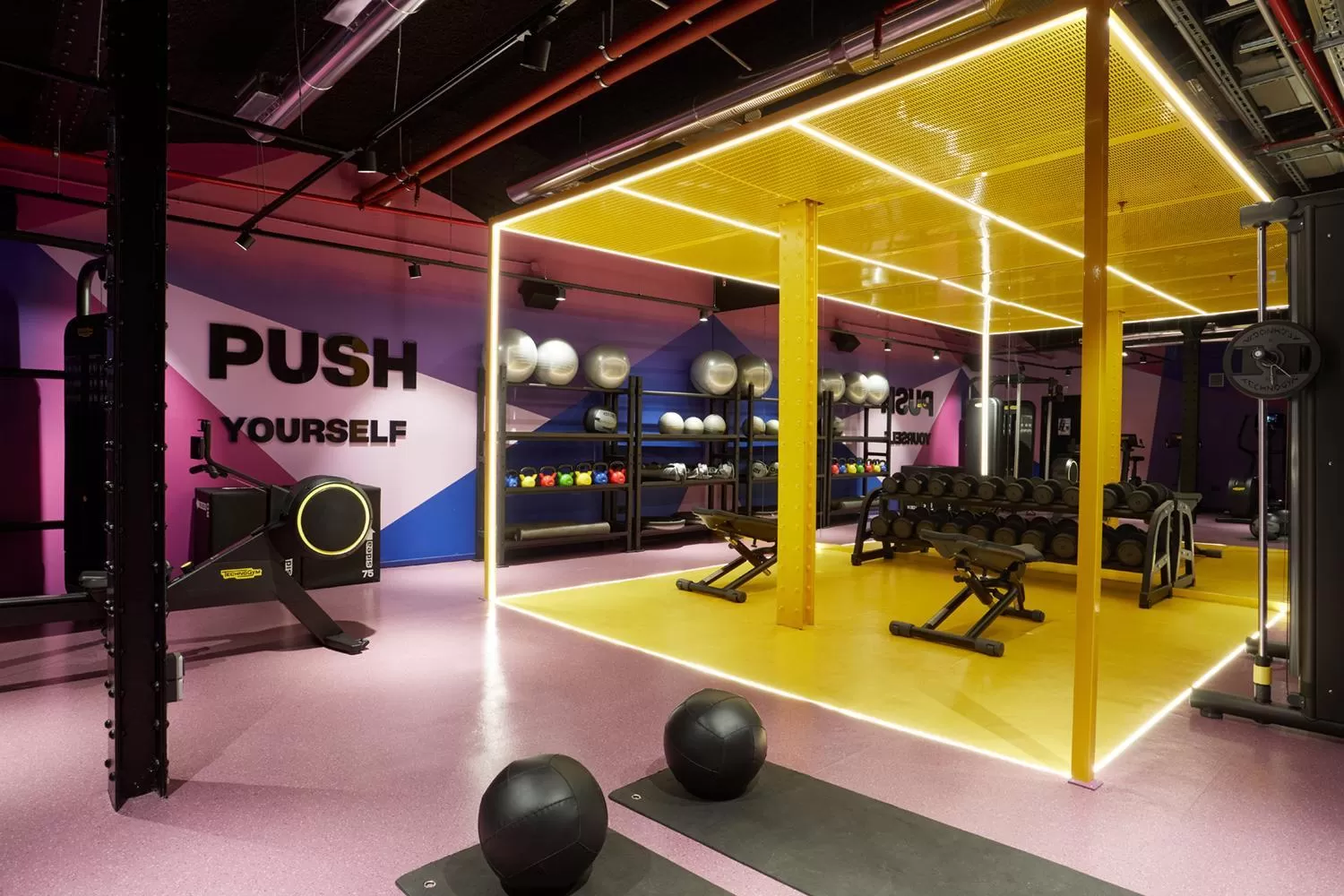 Fitness centre/facilities in The Social Hub Madrid