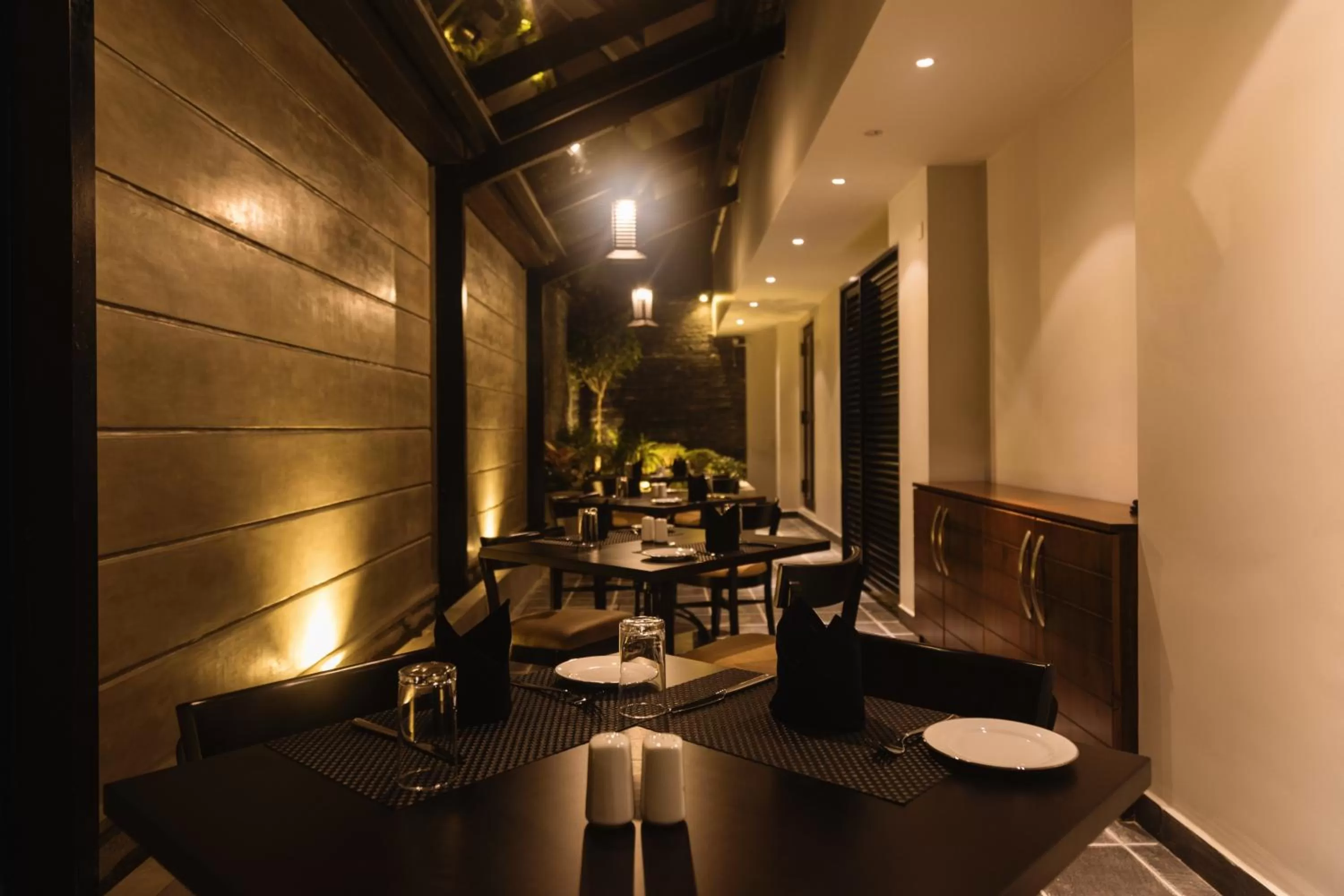 Restaurant/Places to Eat in Lavonca Boutique Hotel