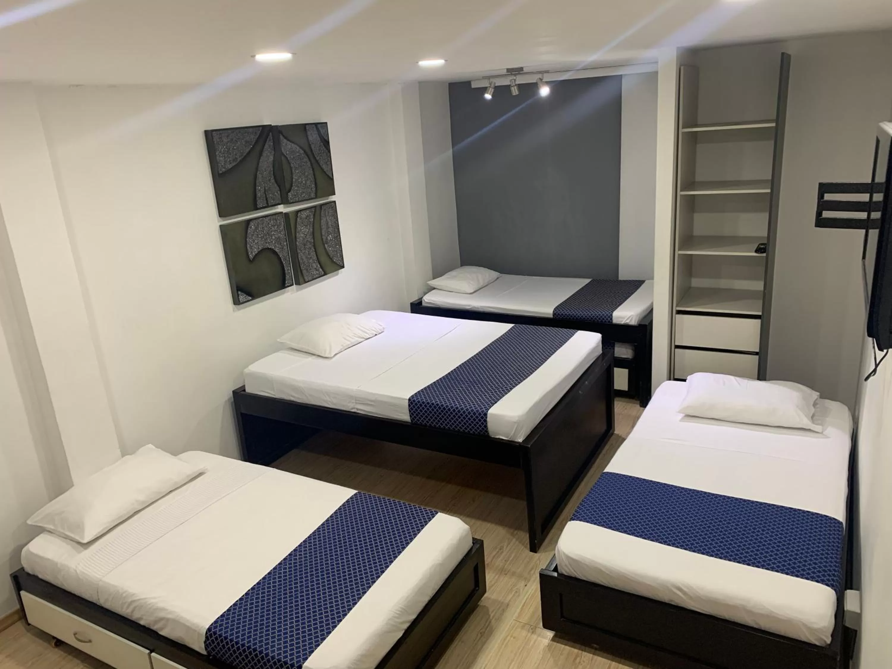 Bed in Hotel Travelers Sport