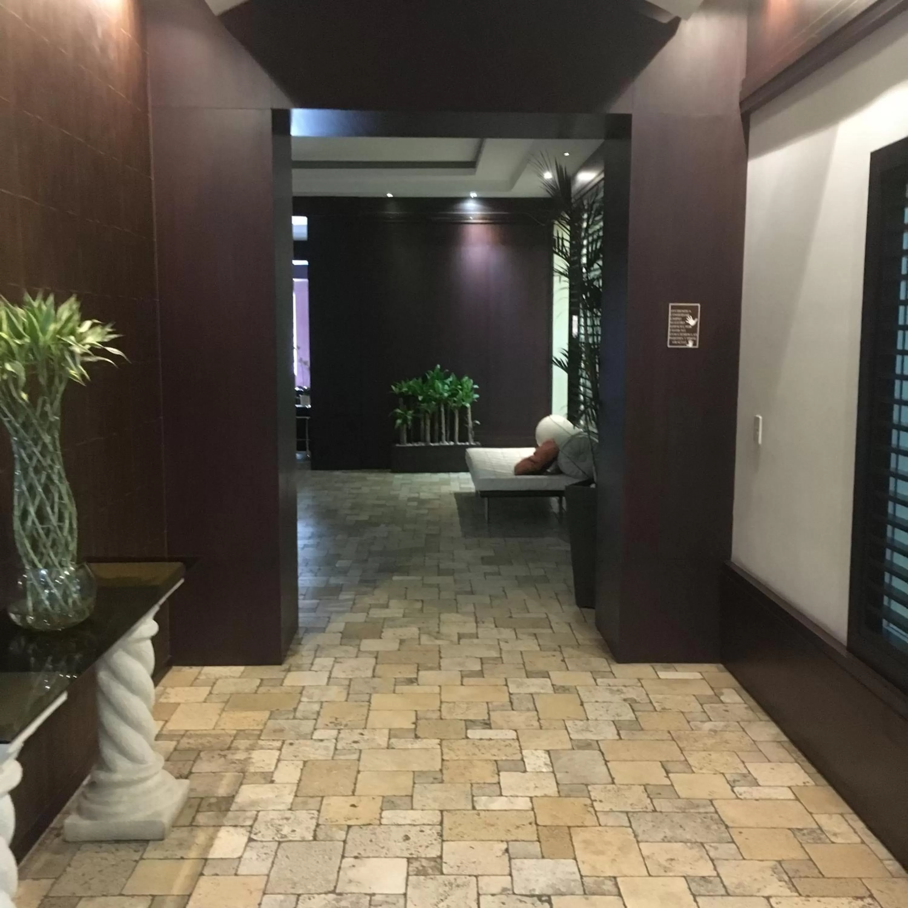 Property building, Bathroom in Suites Parque Real