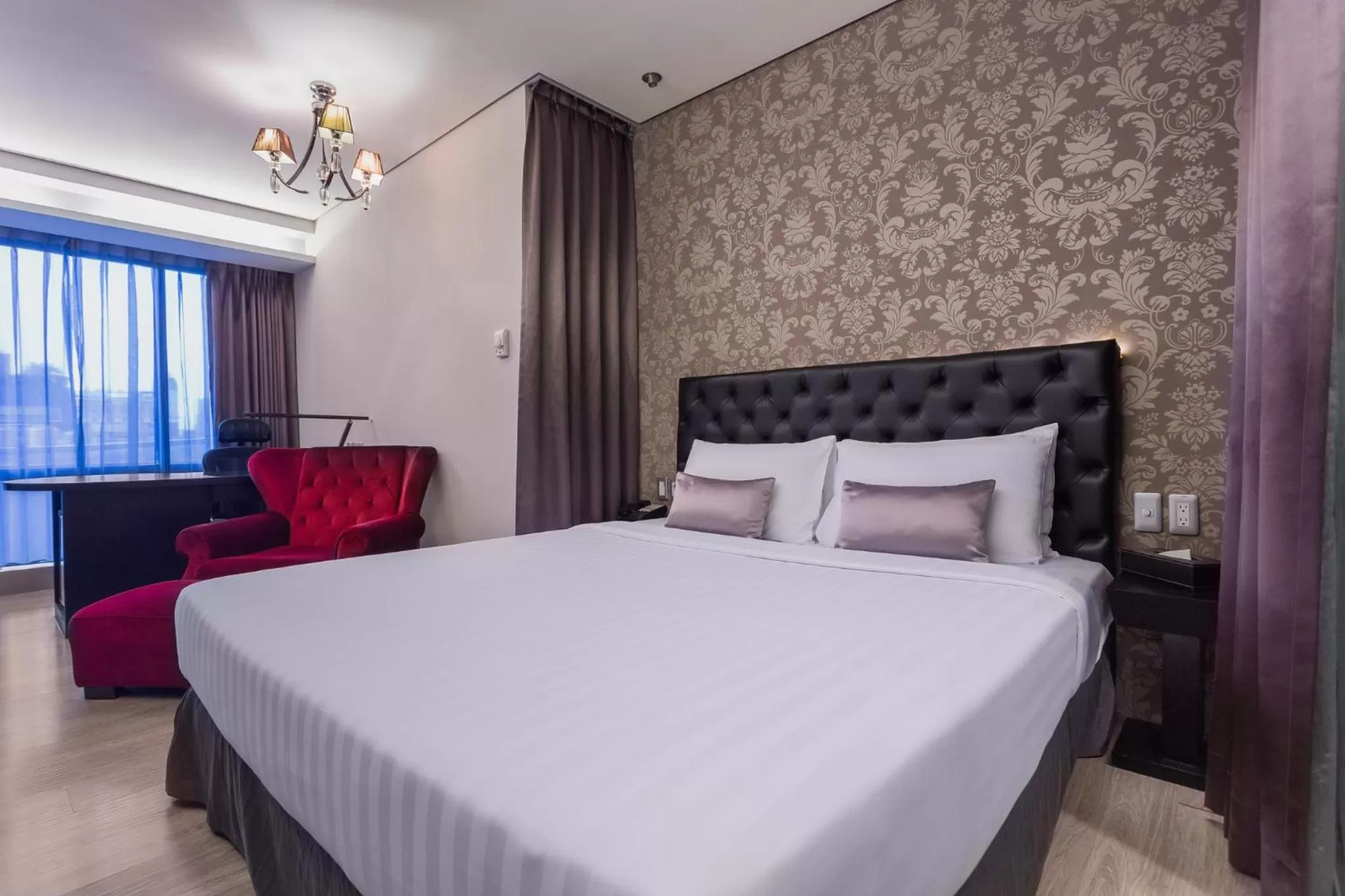 Bed in FX Hotel Taipei Nanjing East Road Branch