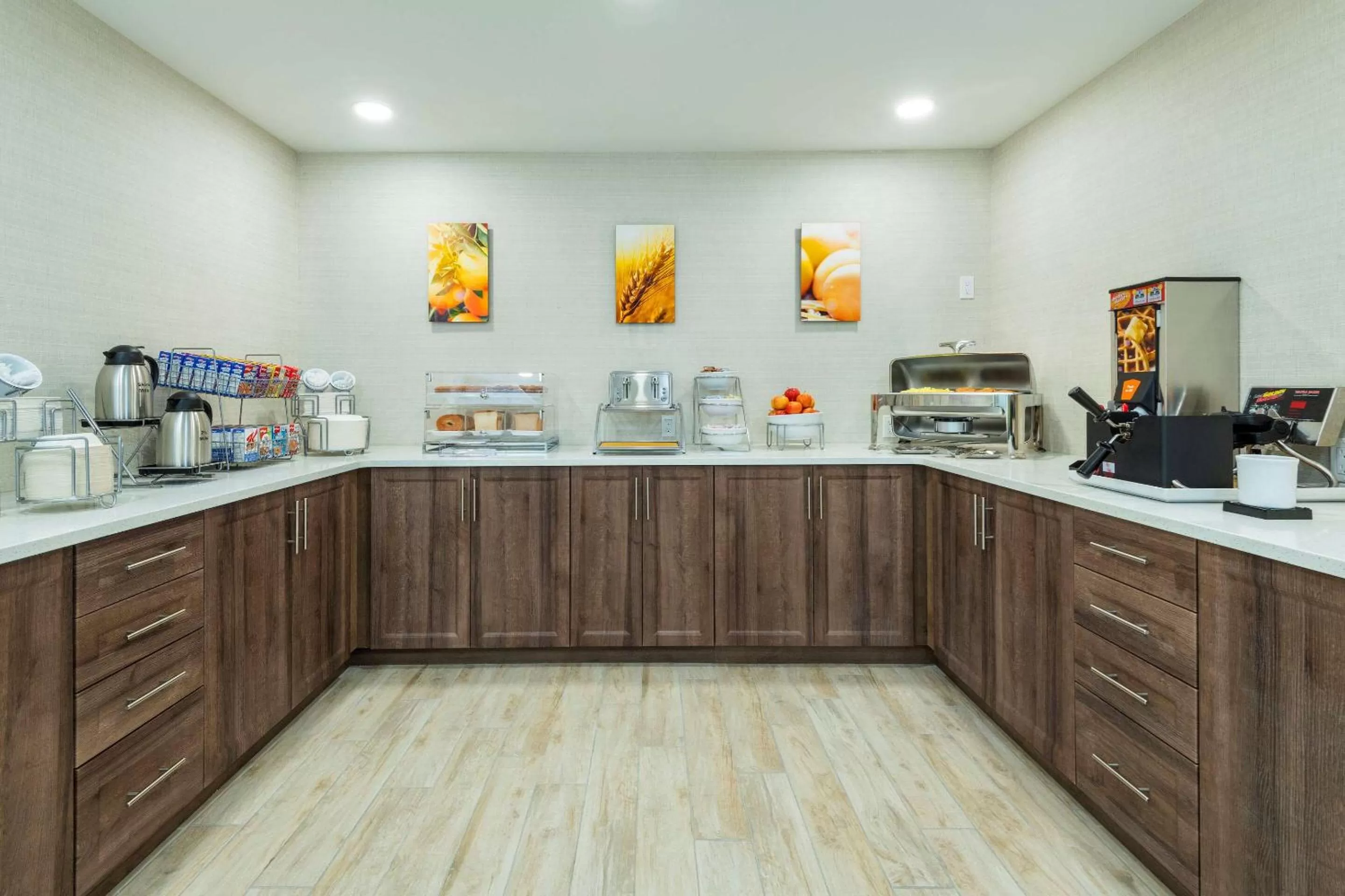 Breakfast in Comfort Inn & Suites