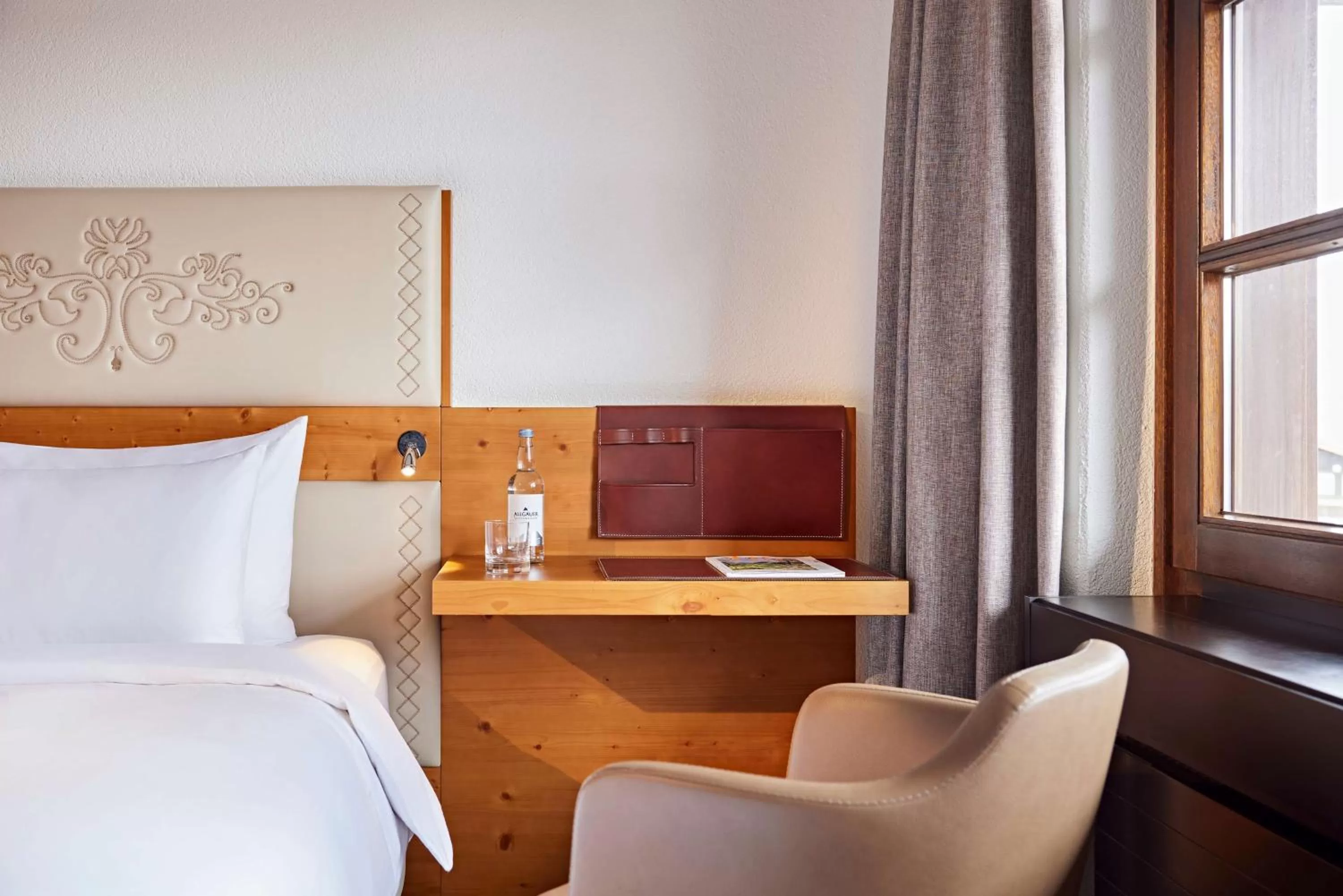 Bedroom, Bed in Parkhotel Oberstaufen