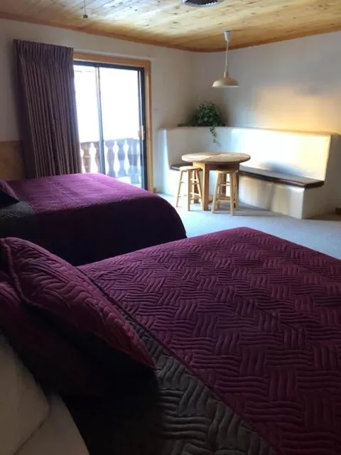 Bed in Sitzmark Sports Lodge