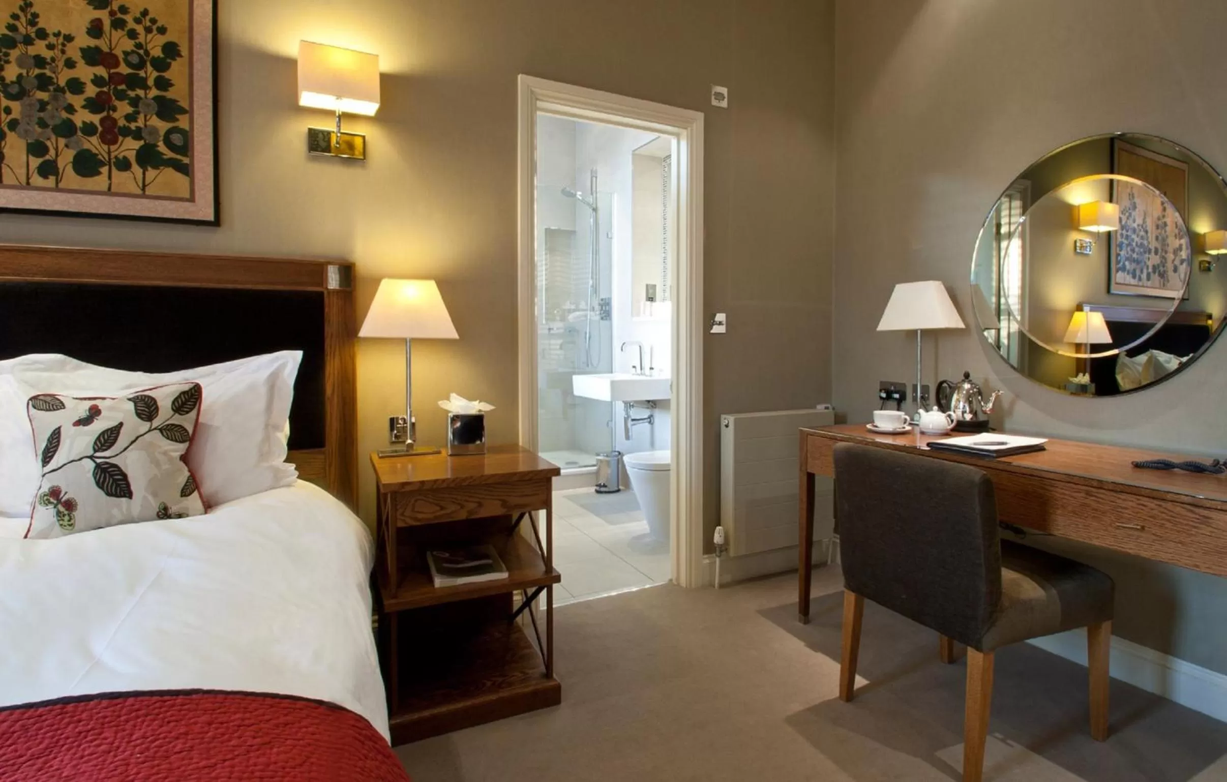 Bedroom, Bed in St Michael's Manor Hotel - St Albans