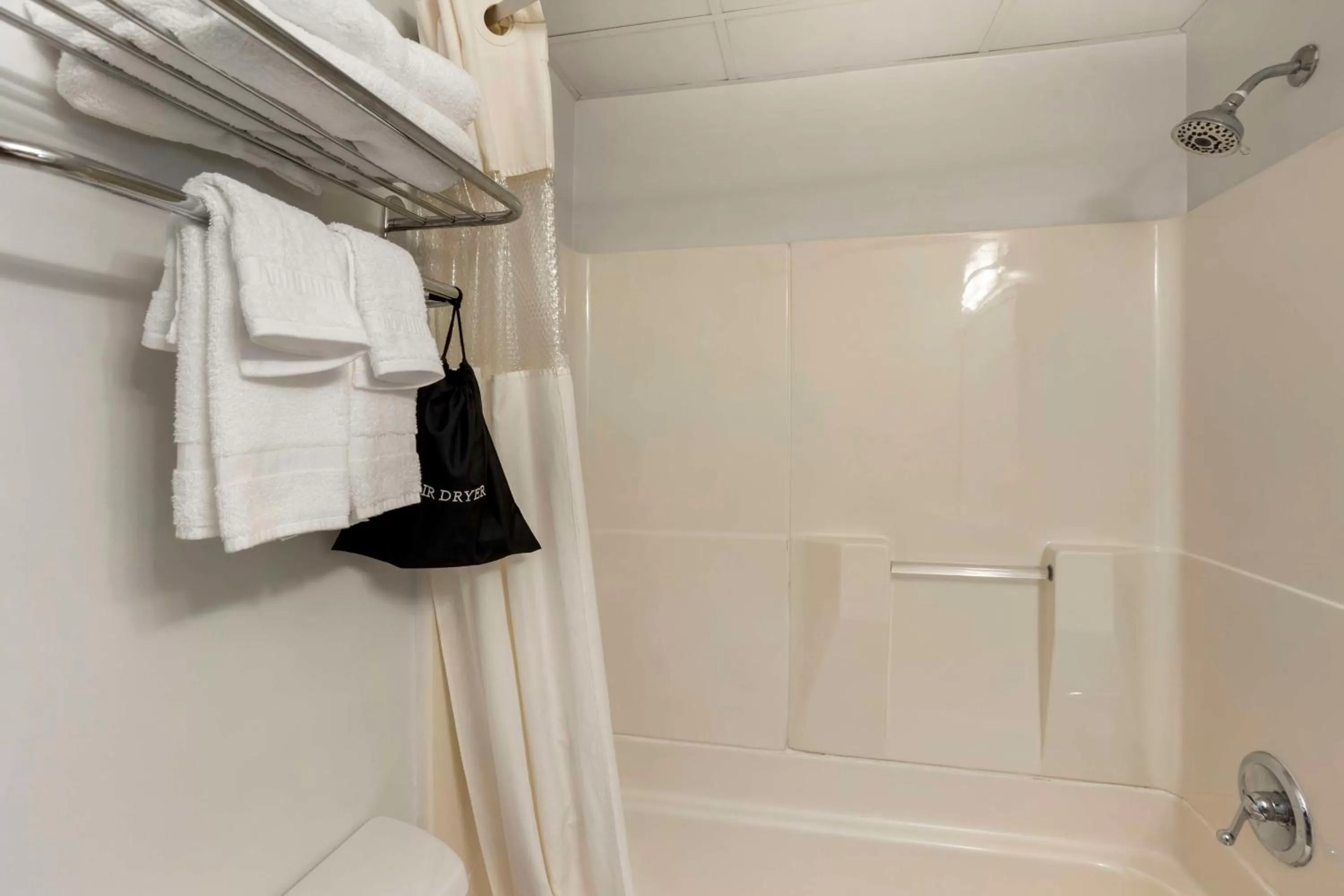 Bathroom in Best Western DuBois Hotel