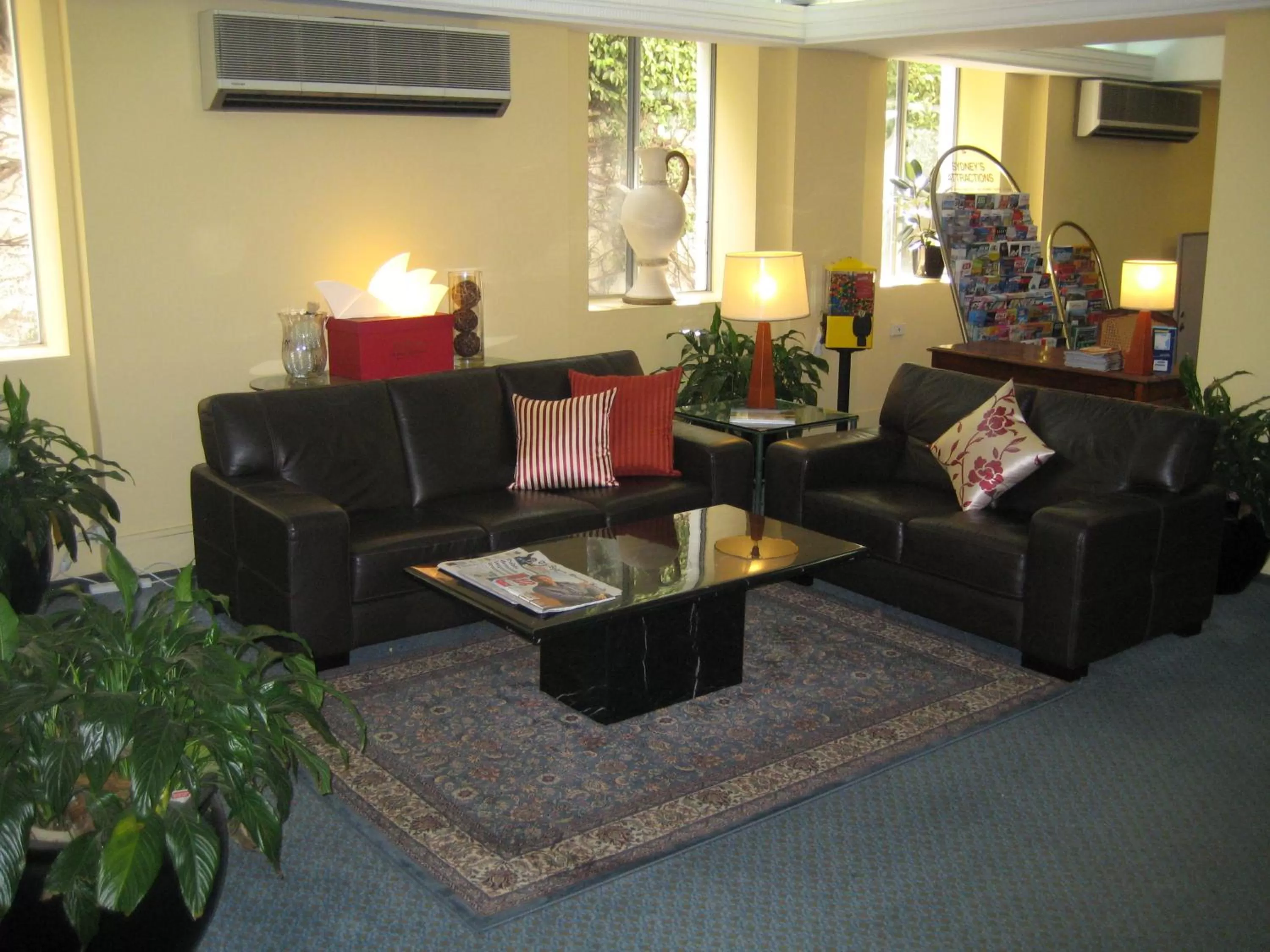 Lobby or reception in Devere Hotel