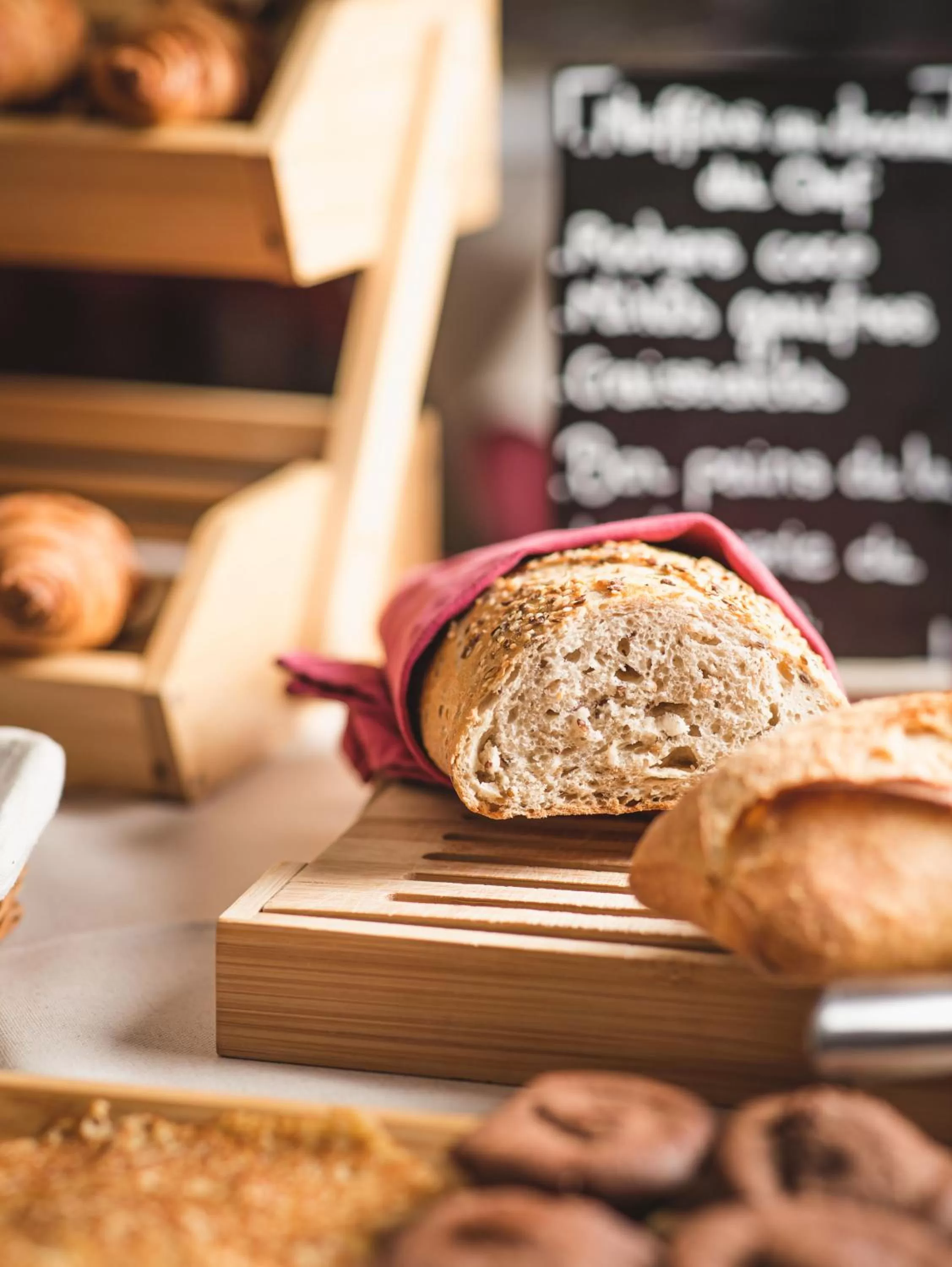 Breakfast in La Terrasse Fleurie, Logis, Hôtel et Restaurant