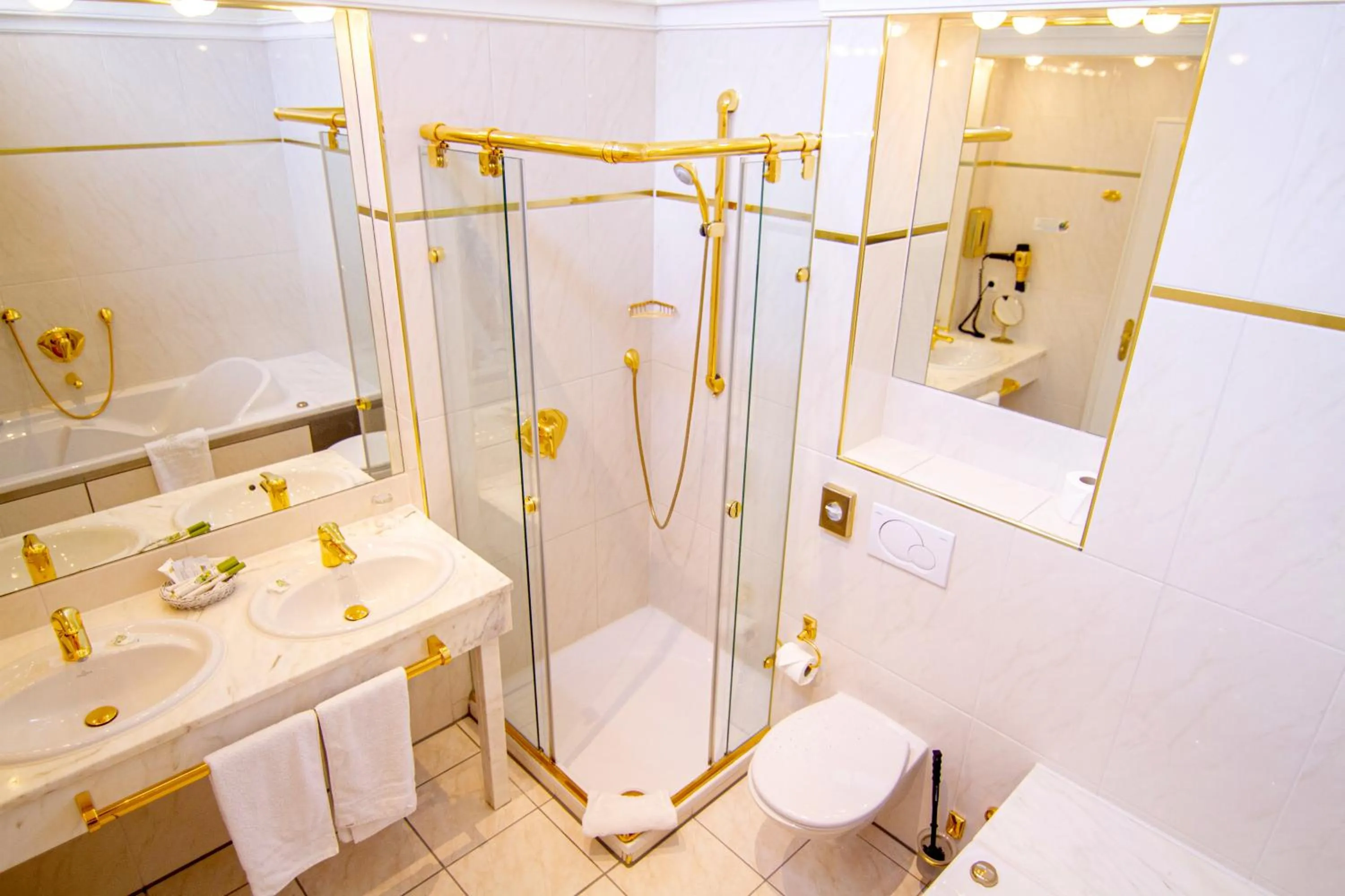 Shower in Zur Weinsteige