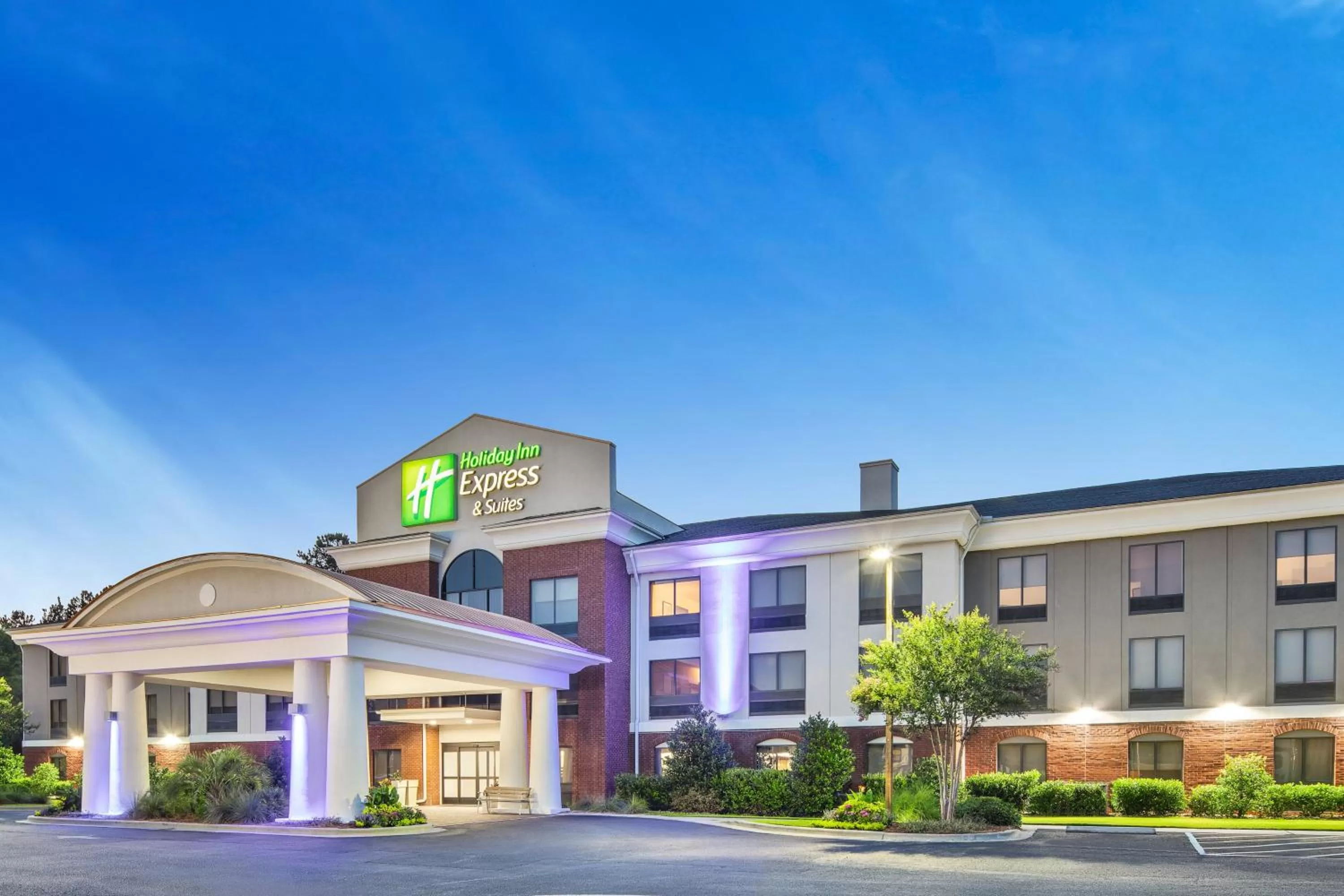 Property building in Holiday Inn Express & Suites - Hardeeville-Hilton Head by IHG