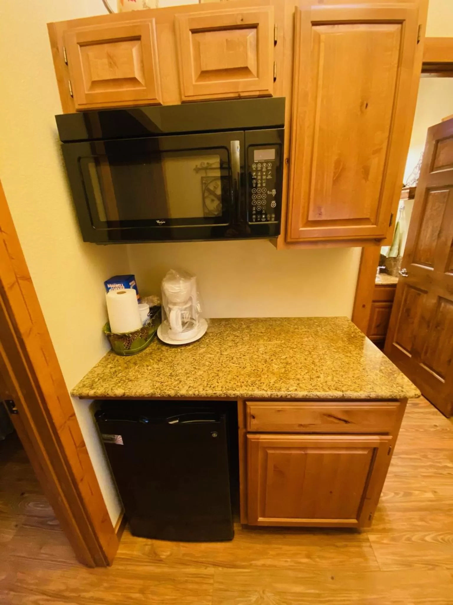 Kitchen or kitchenette in All Seasons Treehouse Village