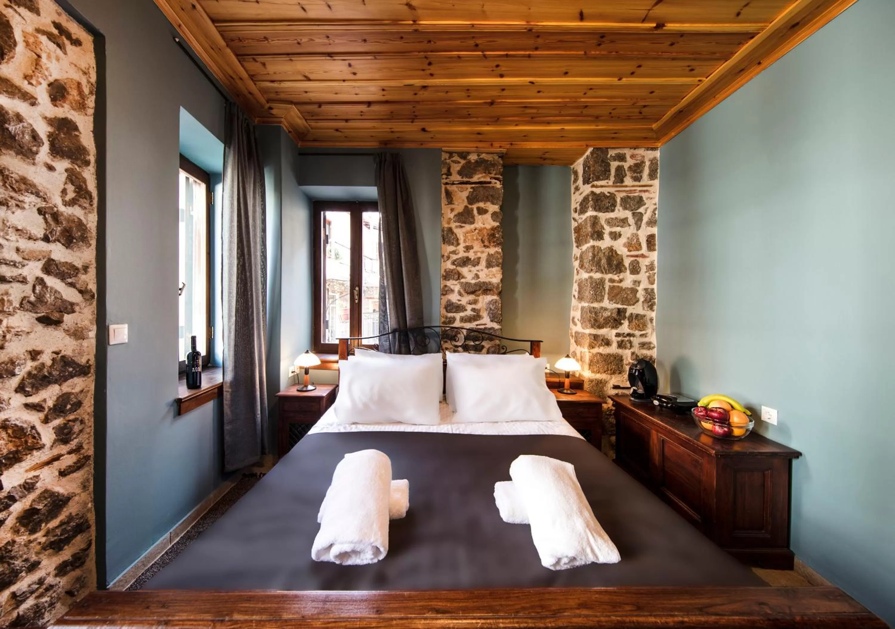 Photo of the whole room, Bed in Stone Suites by White Hills