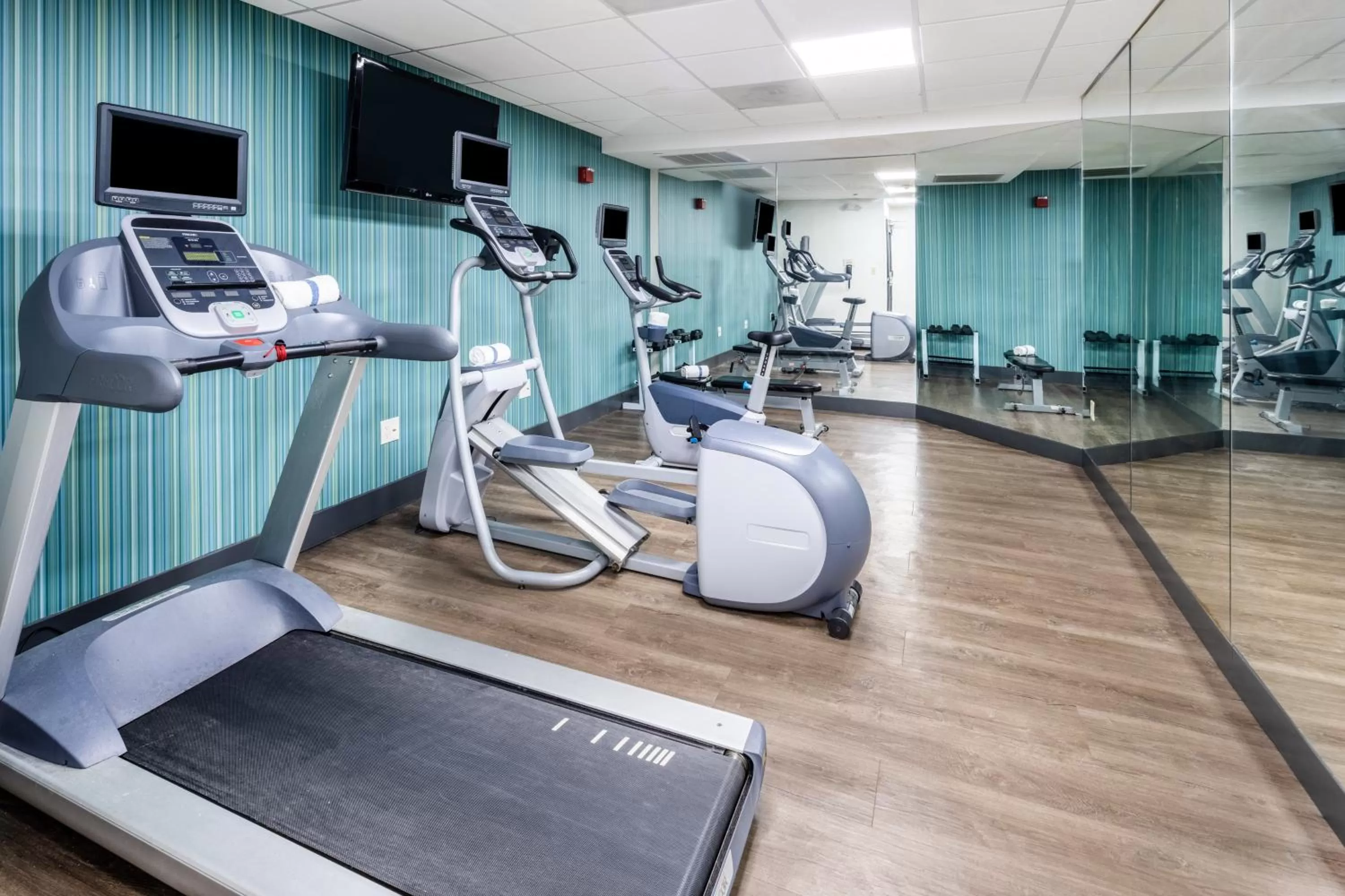 Spa and wellness centre/facilities in Holiday Inn Express - Coventry S - West Warwick Area by IHG
