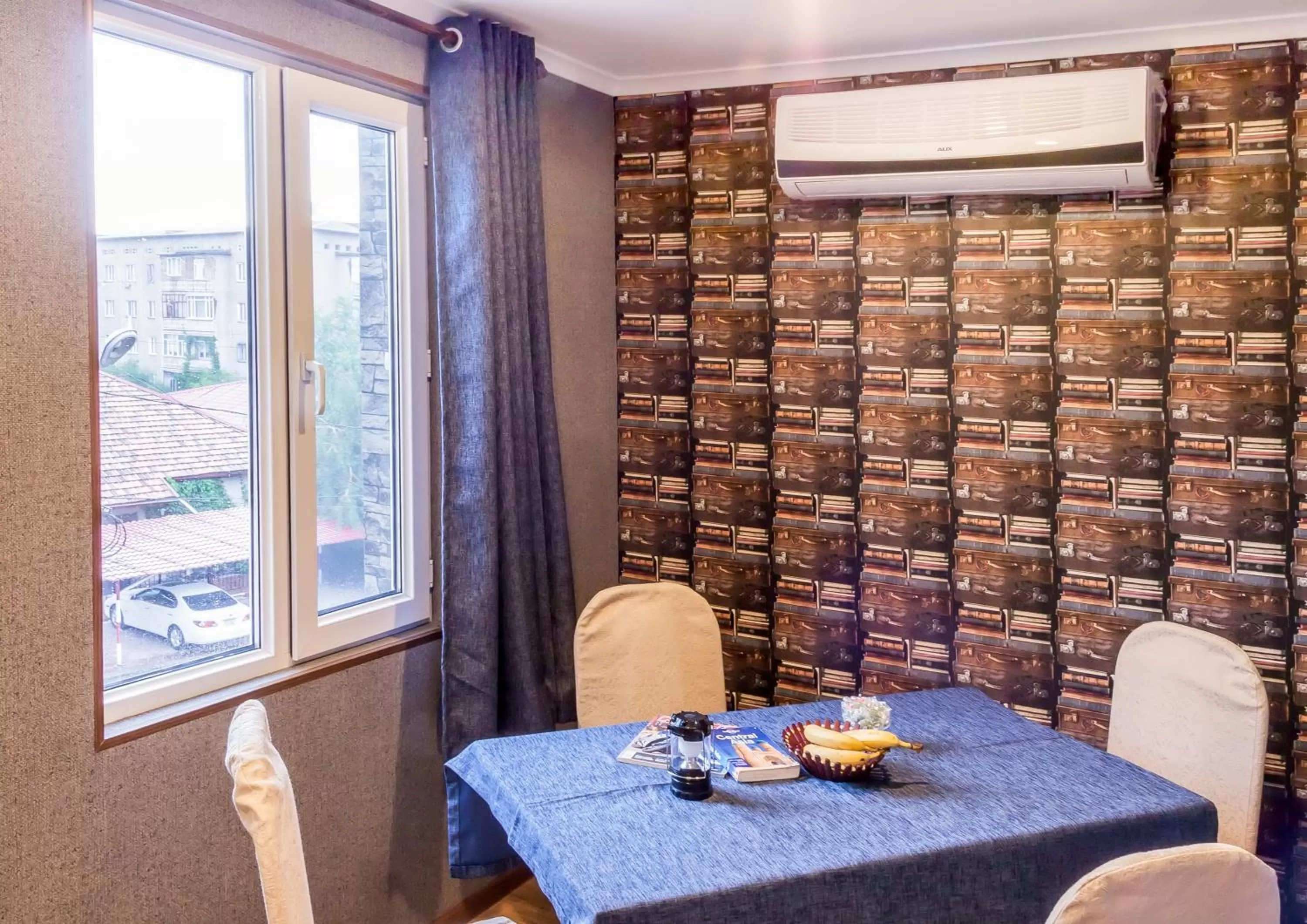 Dining area in Salut Hotel