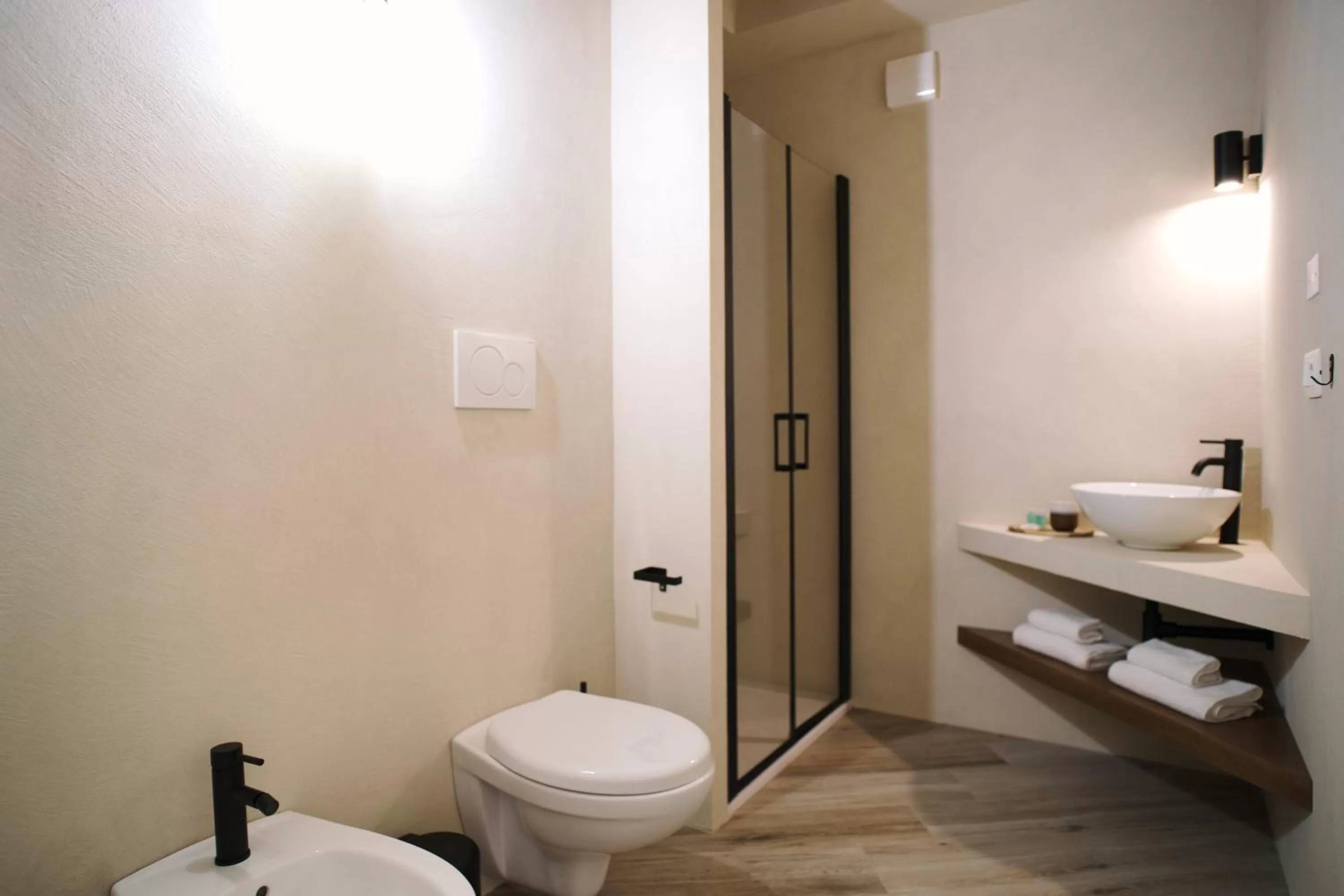 Shower in Casa Marinari