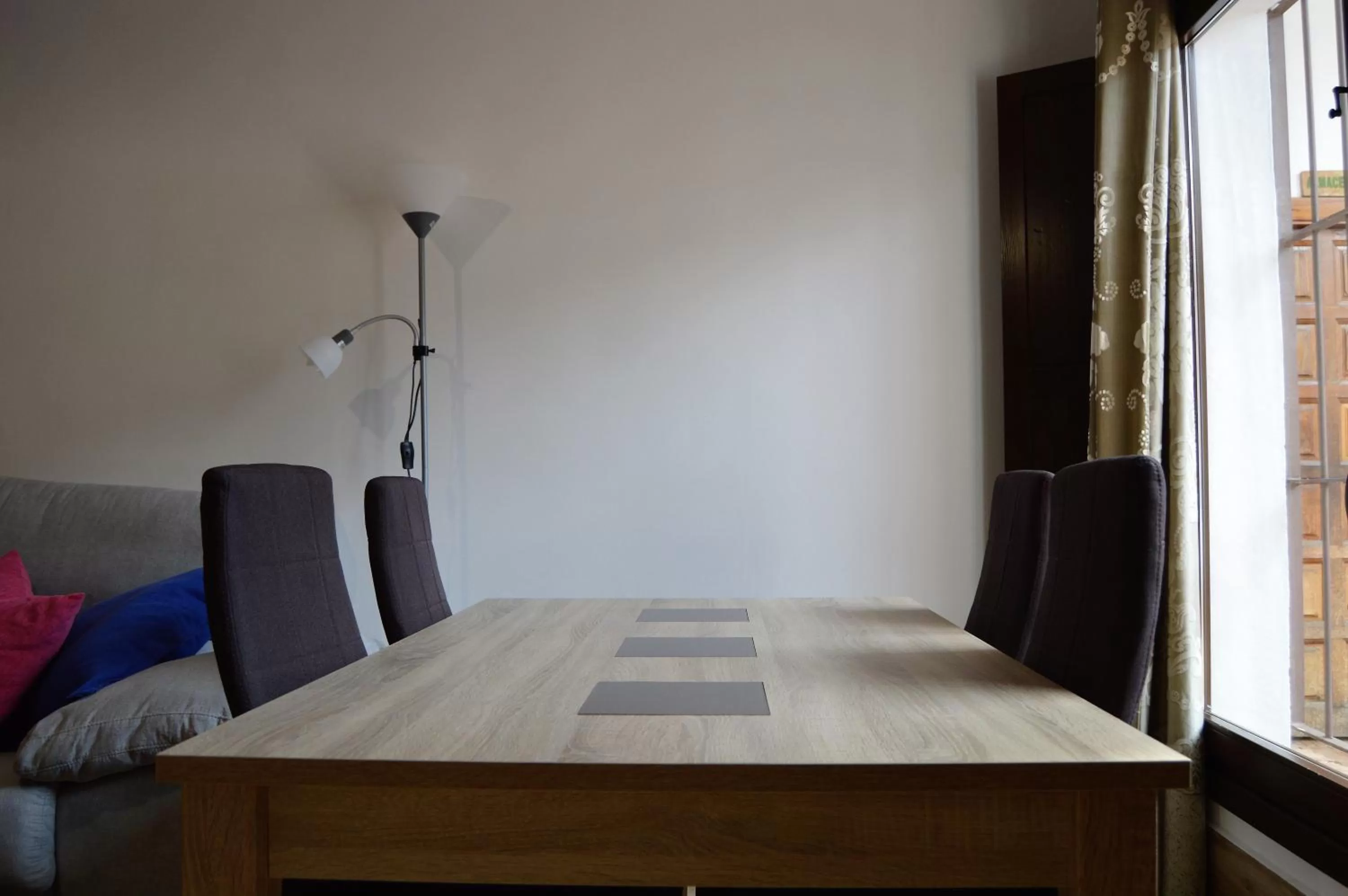 Apartamentos Turísticos - Hostal Los Alisos