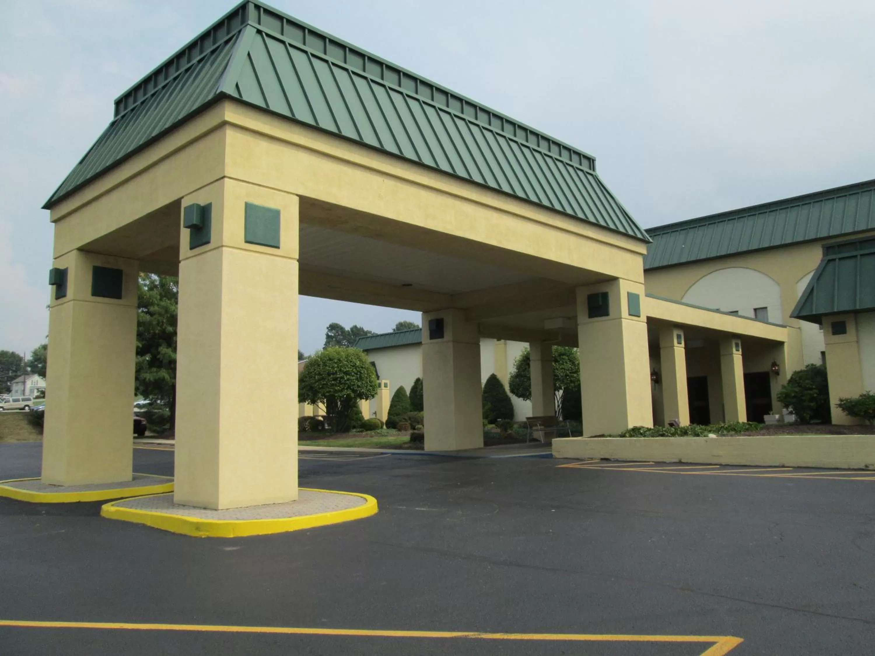 Facade/entrance in Ramada by Wyndham Indiana