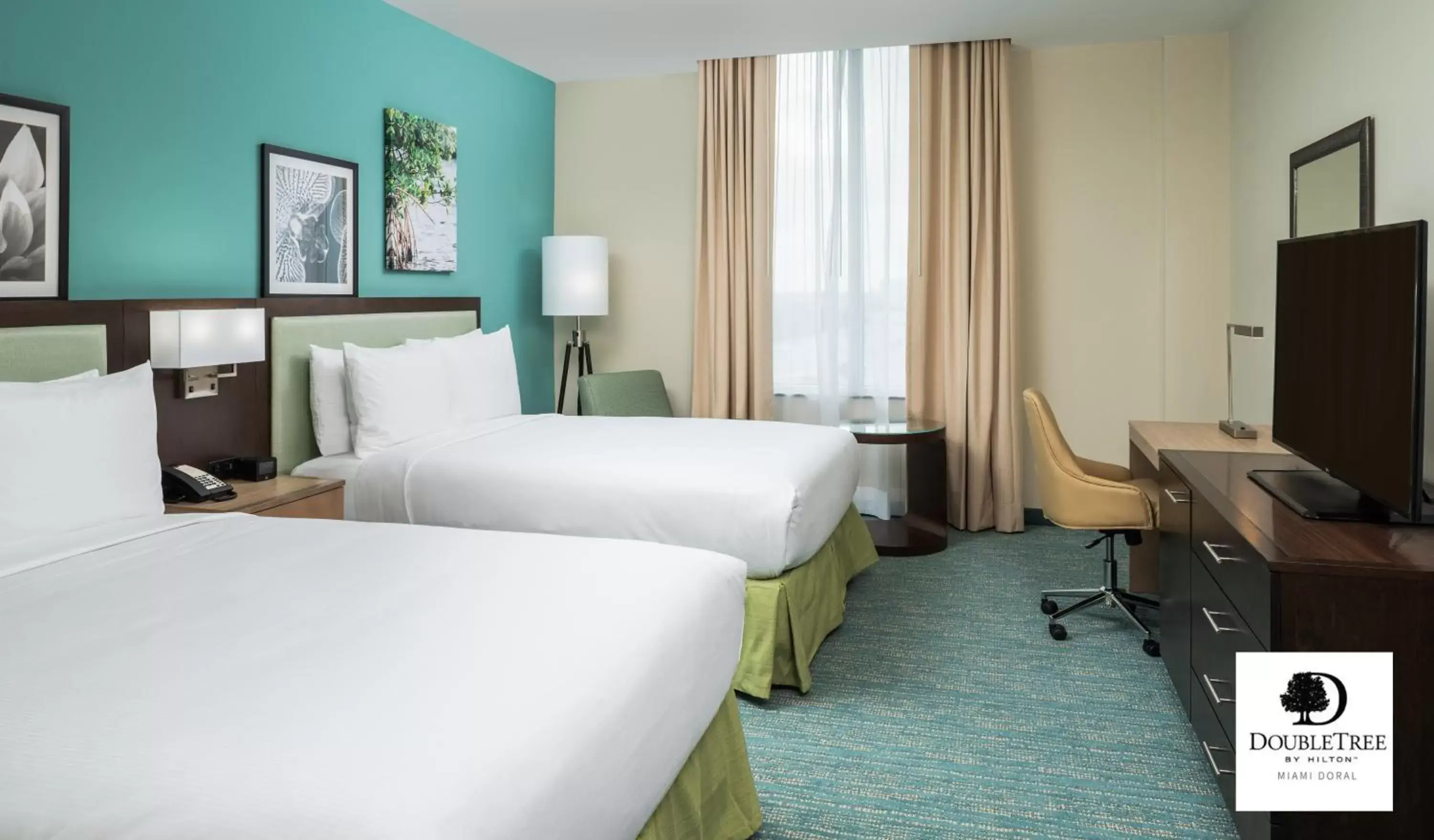 Queen Room with Two Queen Beds - Mobility Access in DoubleTree by Hilton Miami Doral Queen Room with Two Queen Beds - Mobility Access in DoubleTree by Hilton Miami Doral