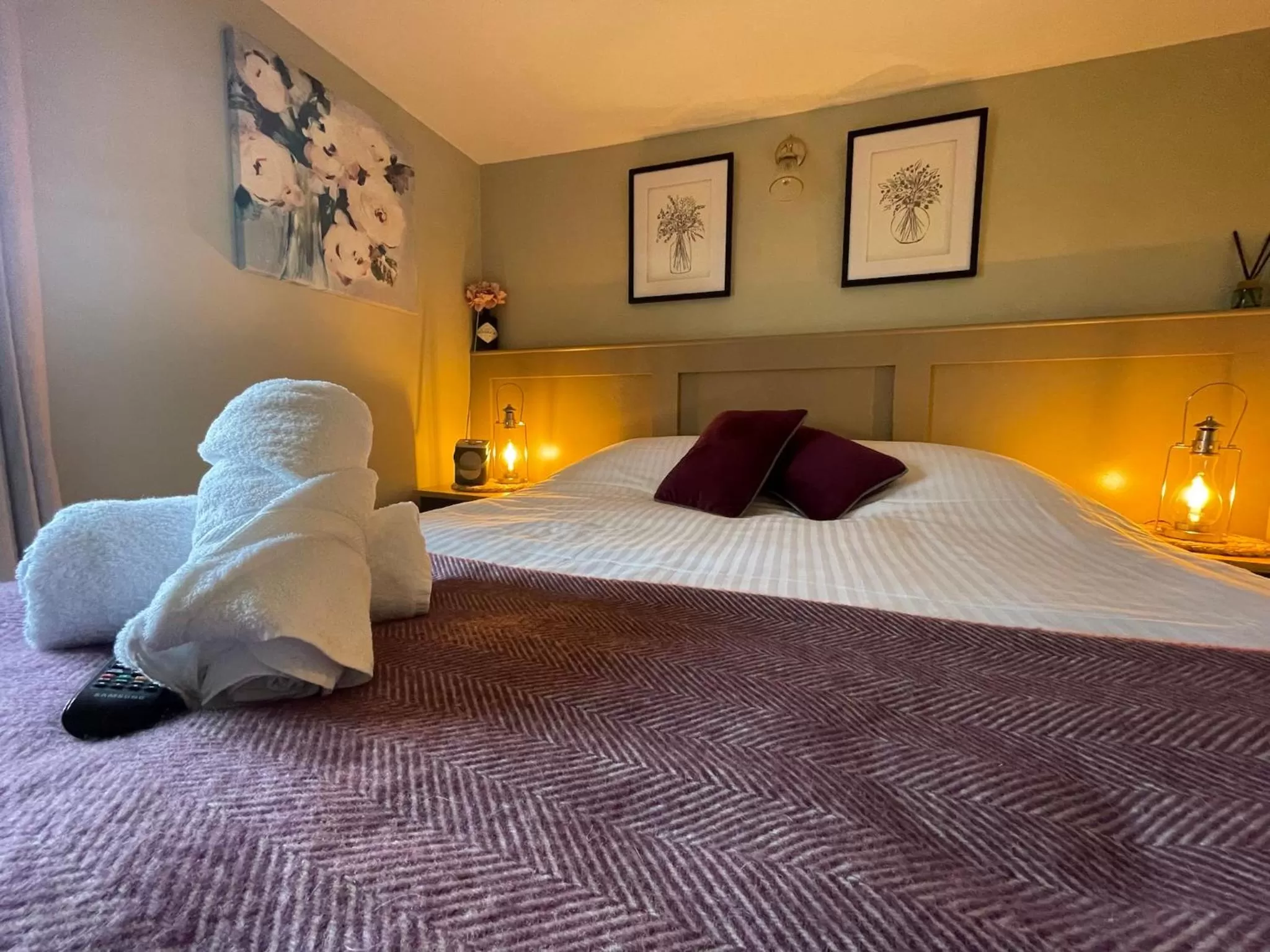 Bedroom, Bed in The Windmill Inn