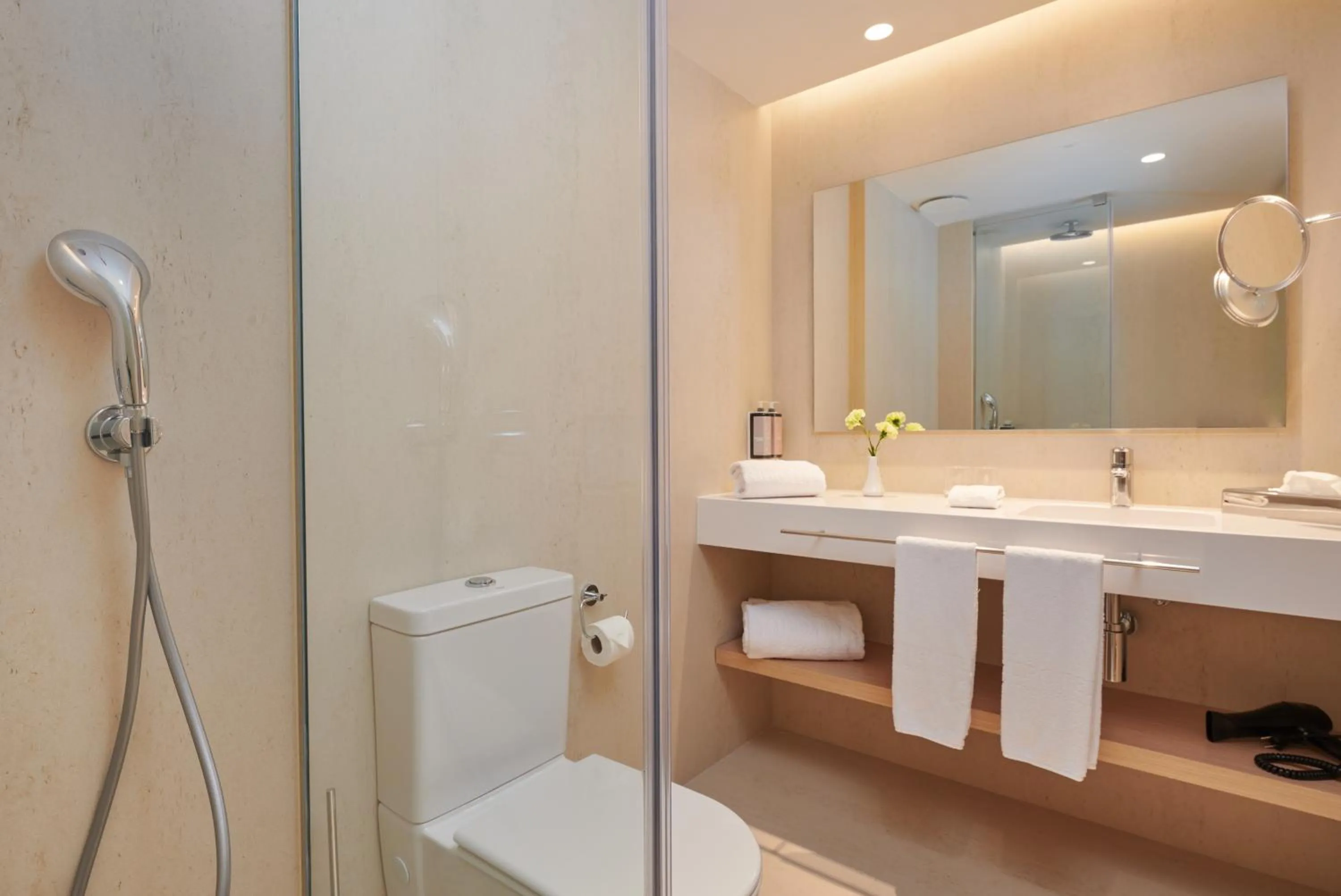 Shower in Hipotels Mediterraneo Hotel - Adults Only