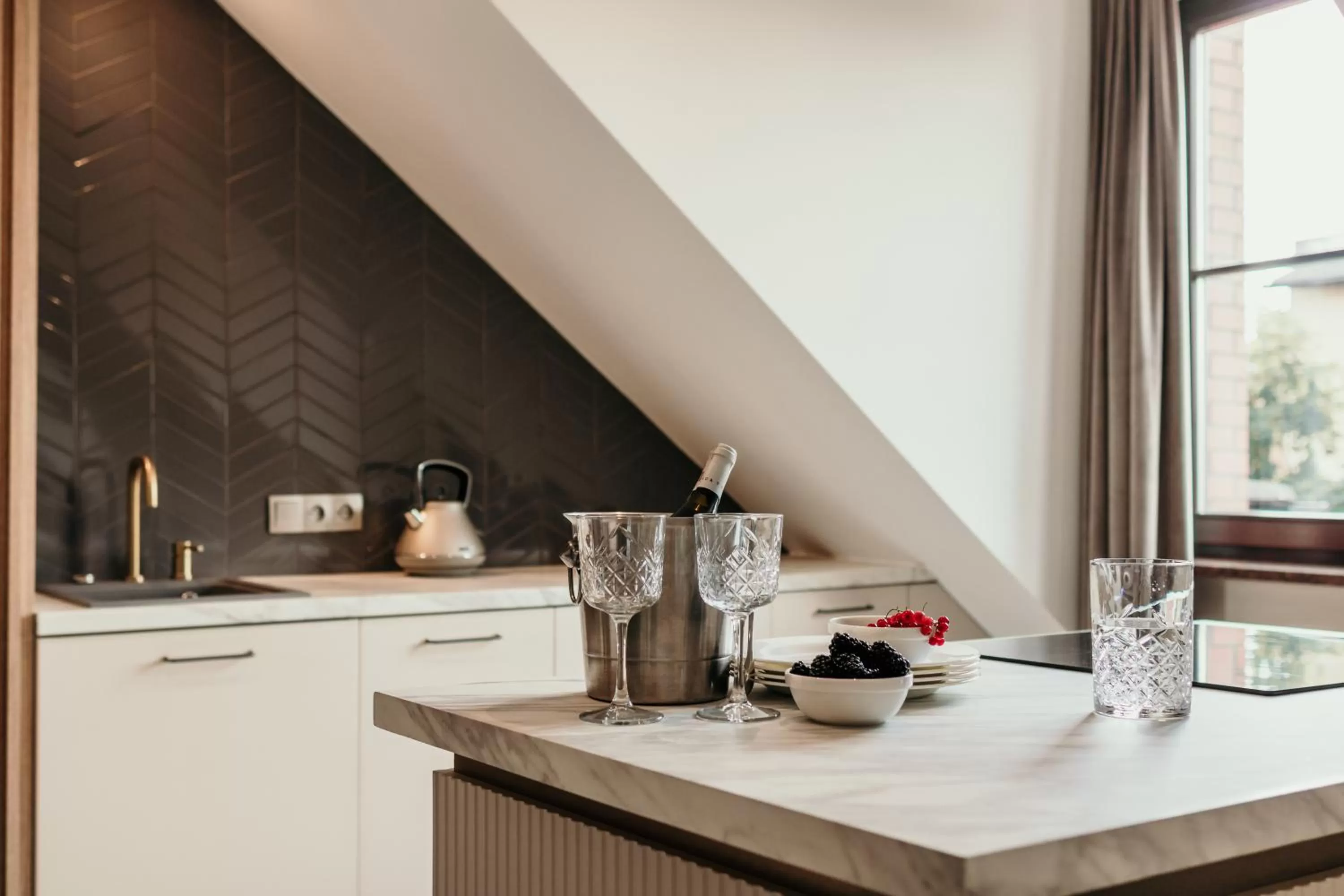 Kitchen or kitchenette, Kitchen/Kitchenette in Apartamenty Małe Garbary