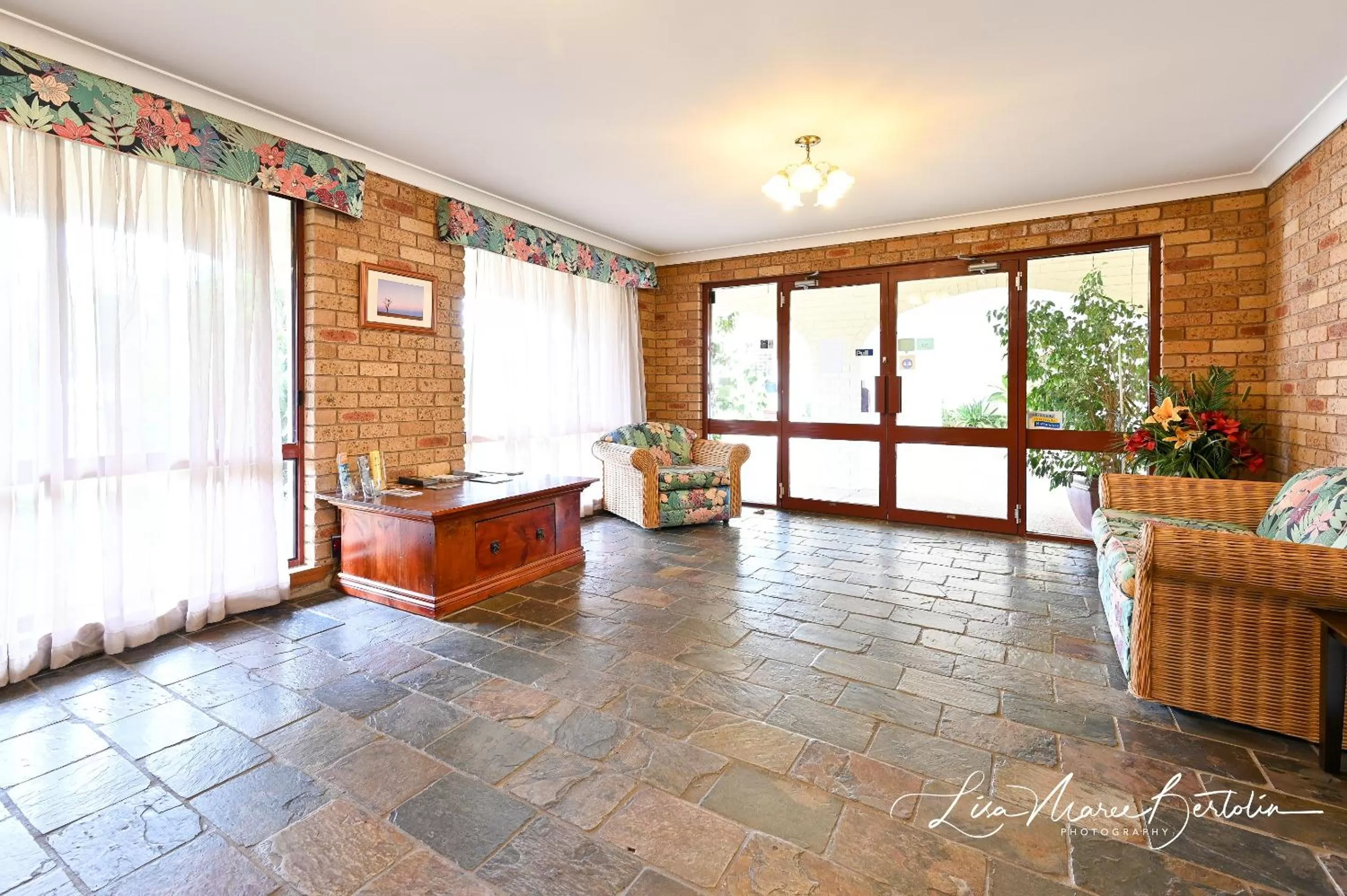 Lobby or reception in Narrandera Club Motor Inn