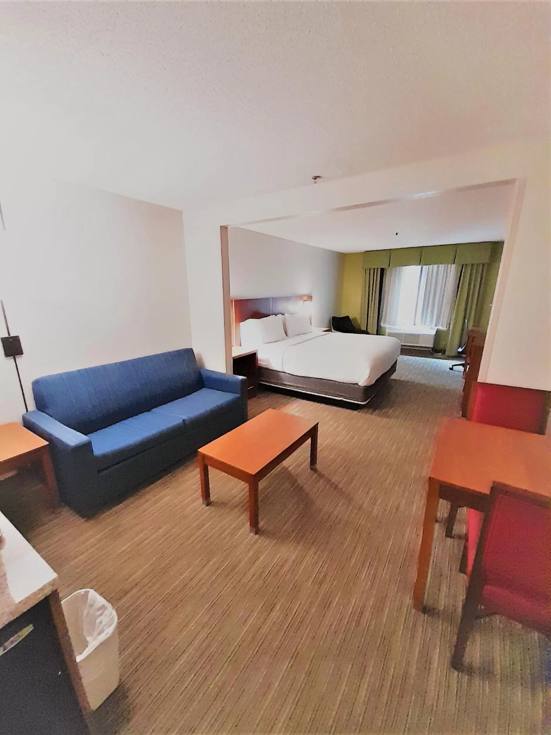 King Suite with Bath Tub - Non-Smoking in Holiday Inn Express Hotel & Suites Raleigh North - Wake Forest, an IHG Hotel