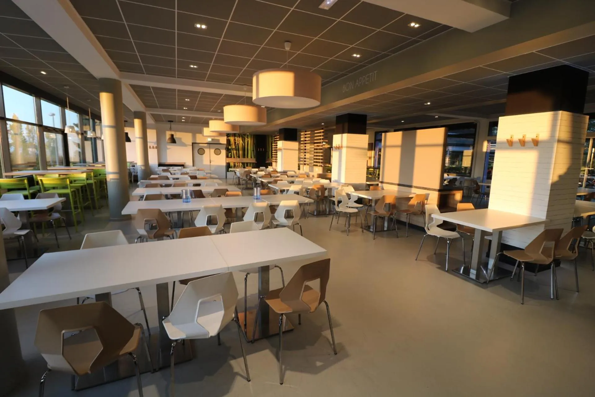 Restaurant/places to eat in ETHIC ETAPES DIJON Accueil 24h24 et parking gratuit