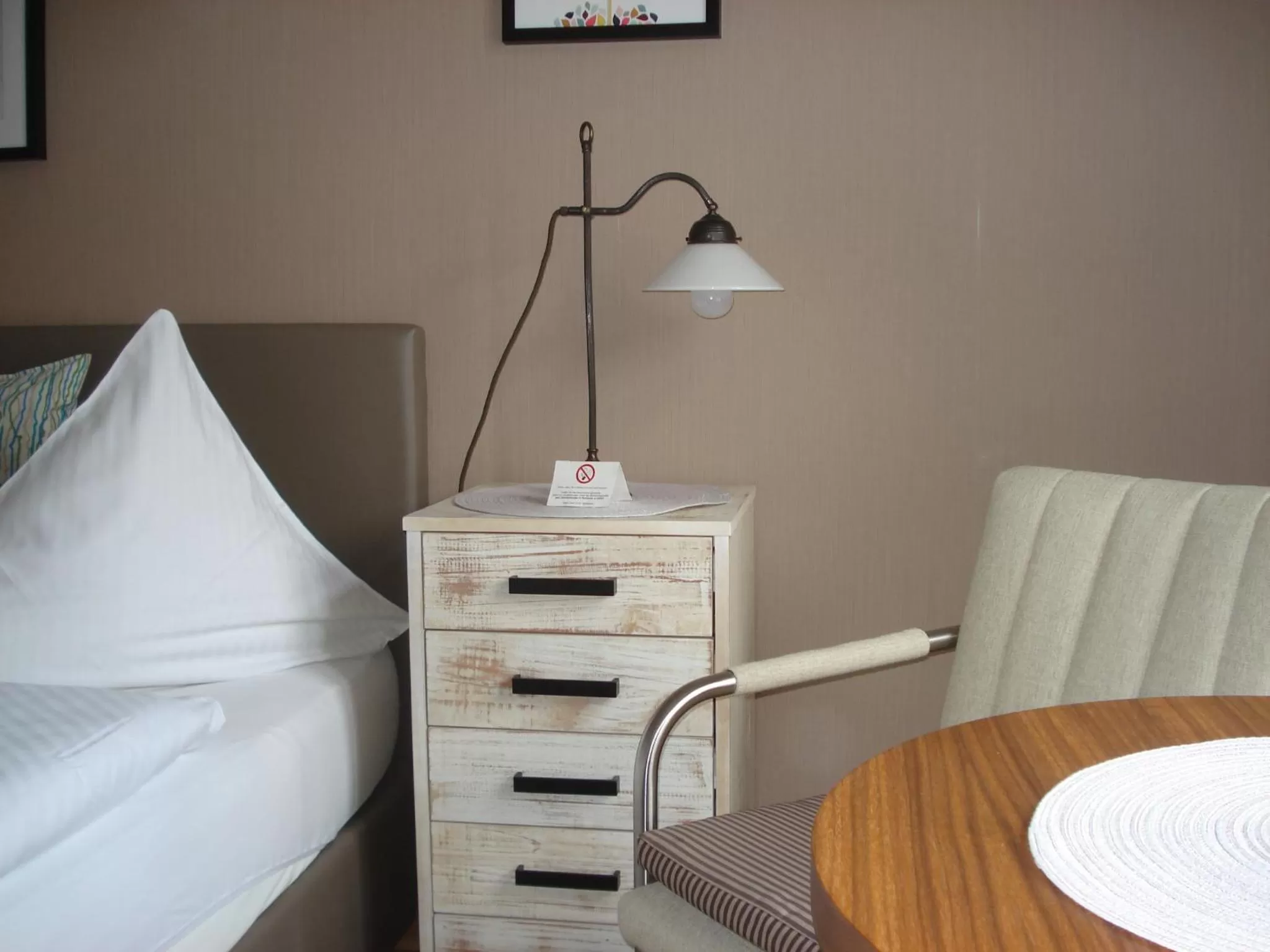 Seating area, Bed in Pension Zur Fährbrücke