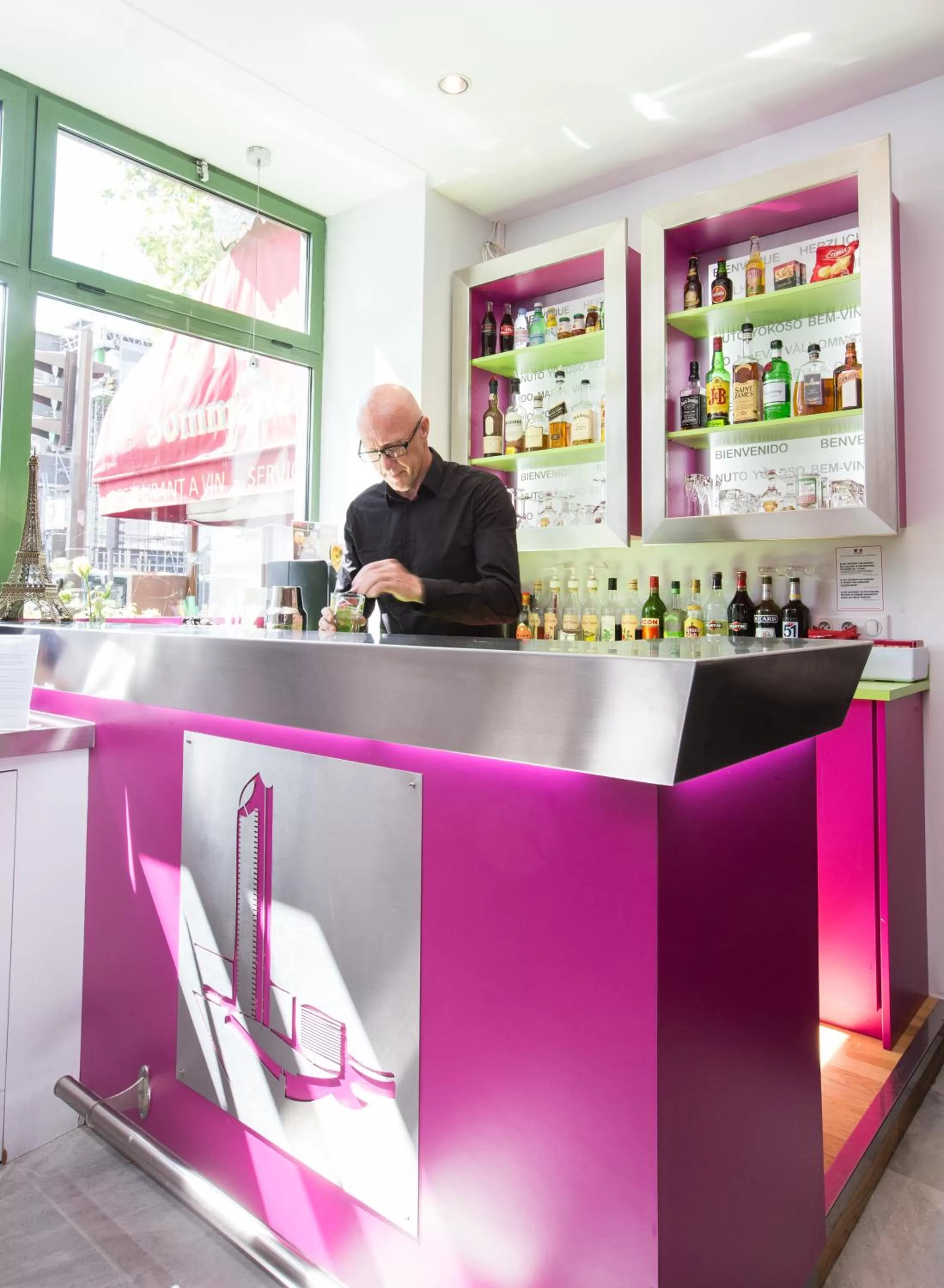 Lounge or bar in HOTEL DE PARIS MONTPARNASSE