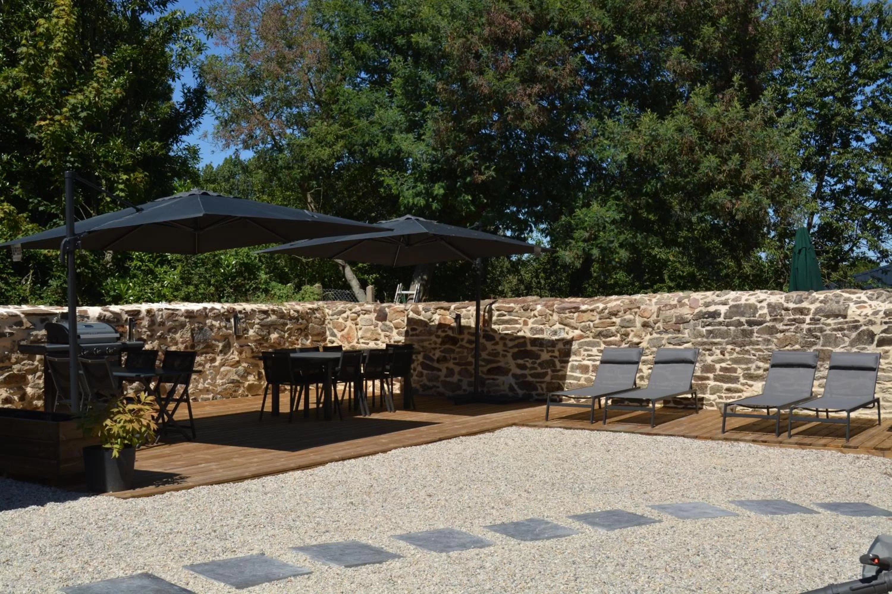 Patio in Lebeau Repos