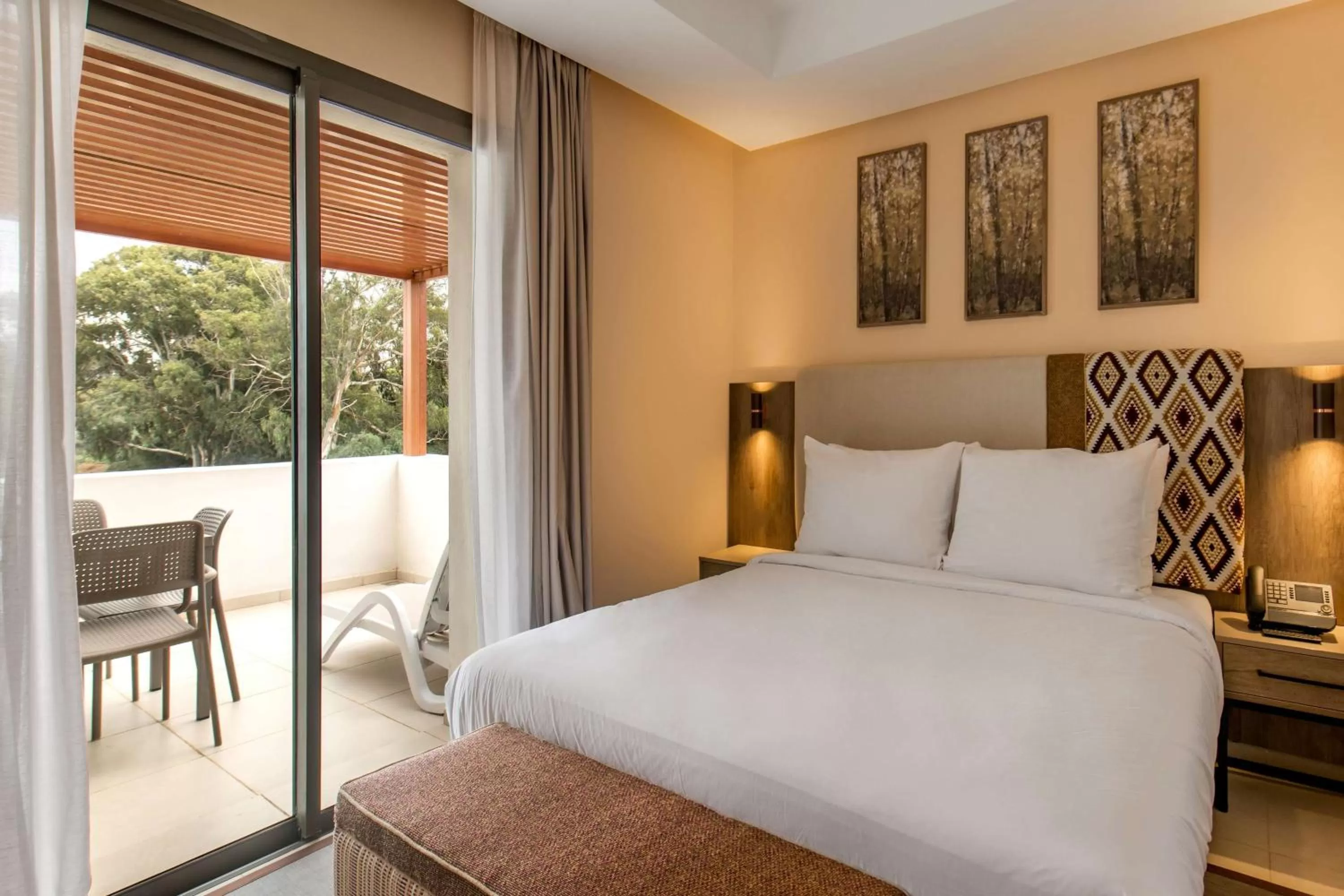 Photo of the whole room, Bed in Radisson Blu Residences Al Hoceima